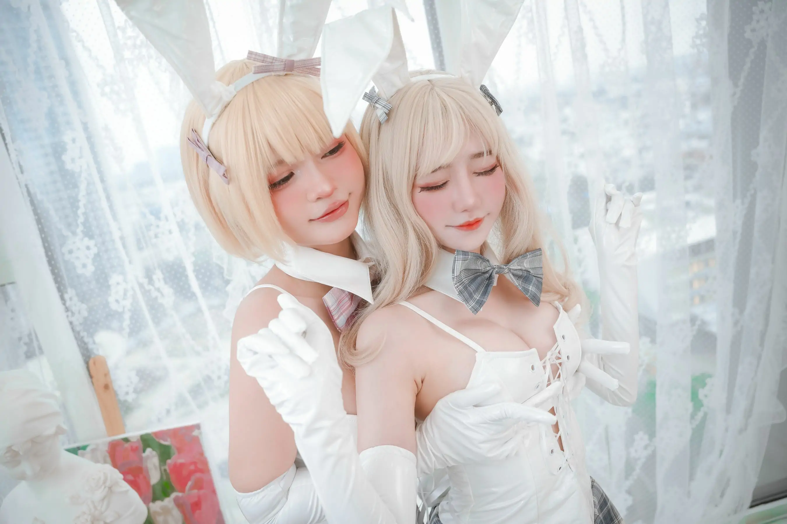  Azami & Sally Dorasnow - White Bunny Girl