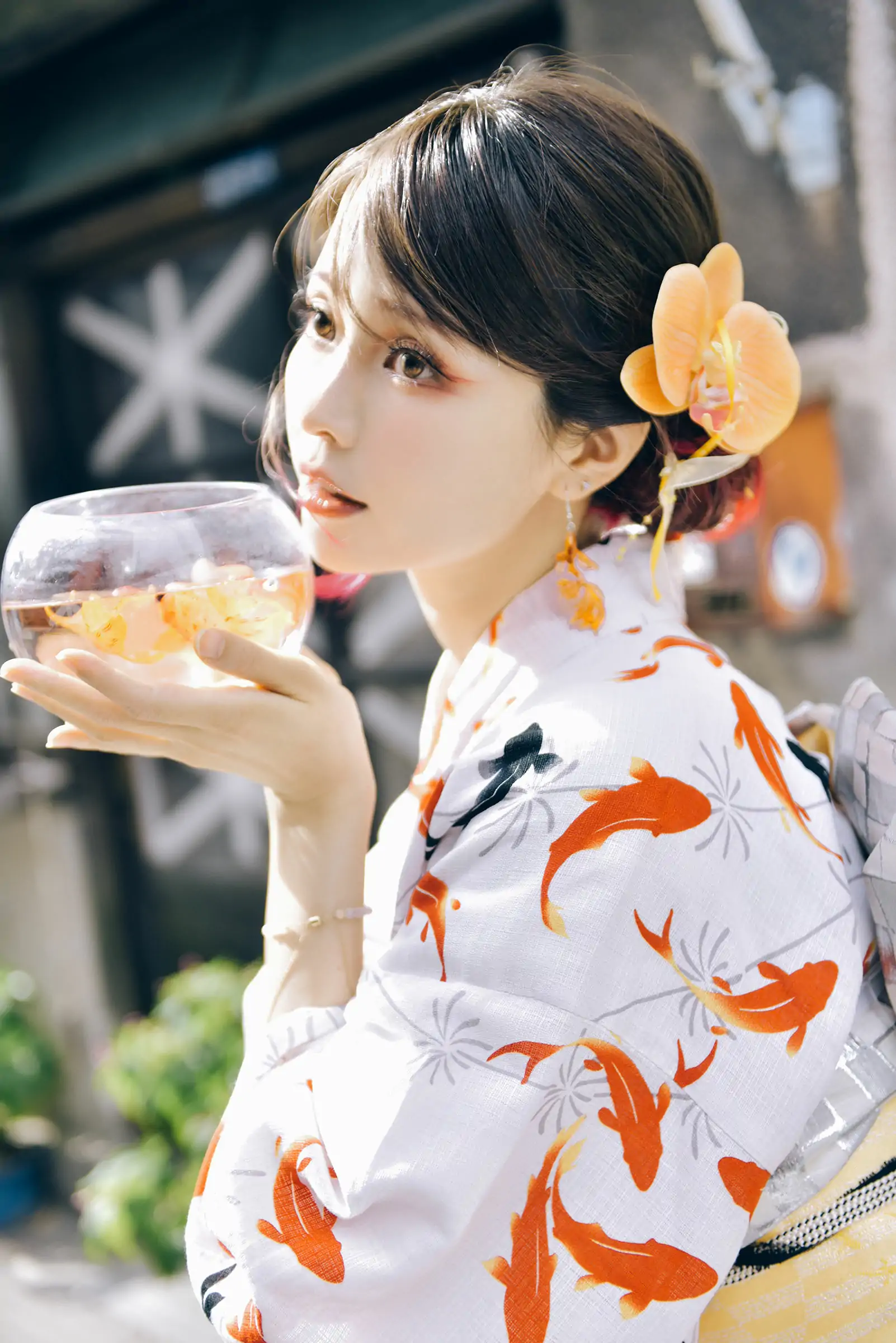 Ely_eee(ElyEE子) - Goldfish Stroll 金魚散步