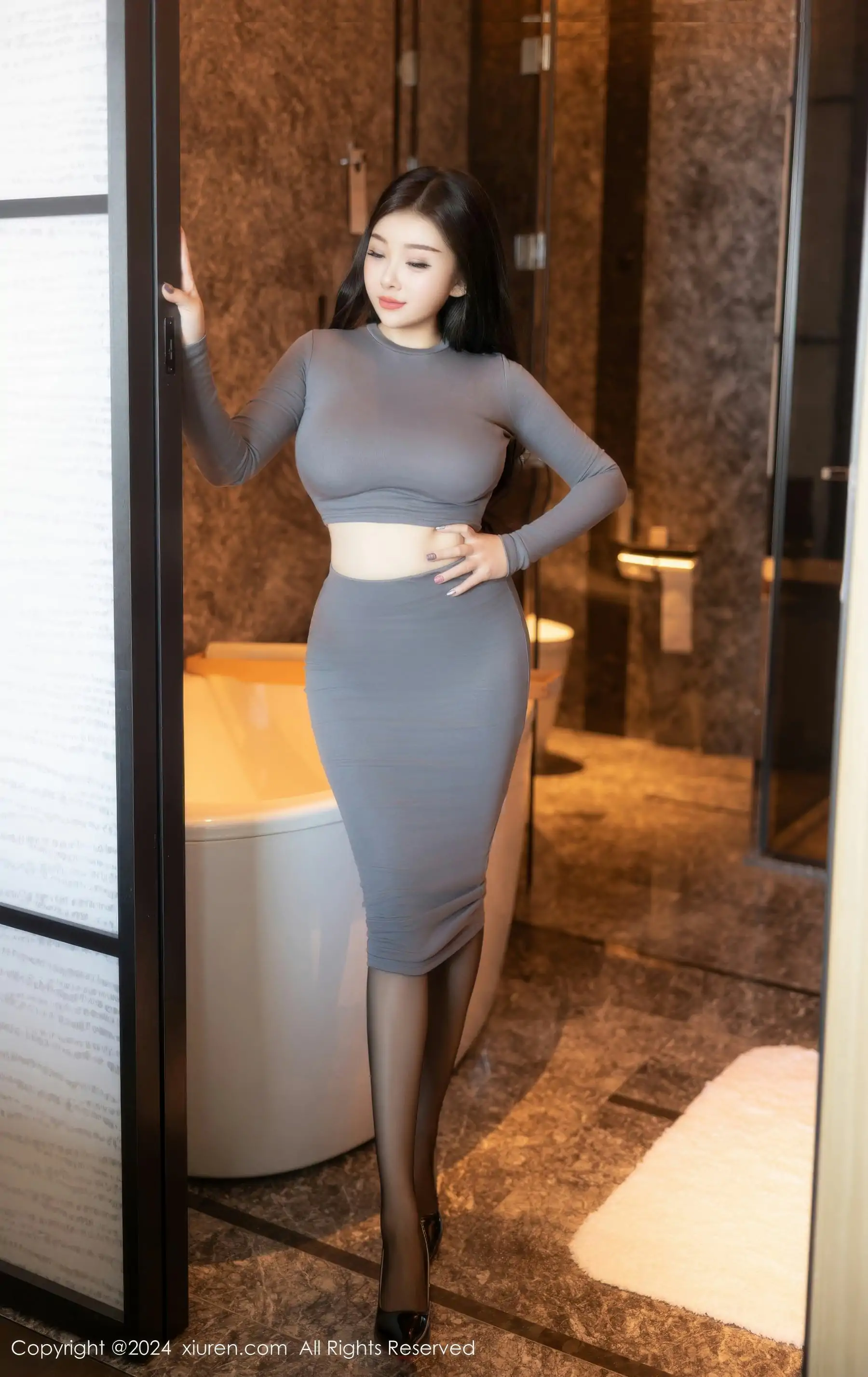 [秀人XiuRen] 2024.10.22 No.9325 白洁Bessie