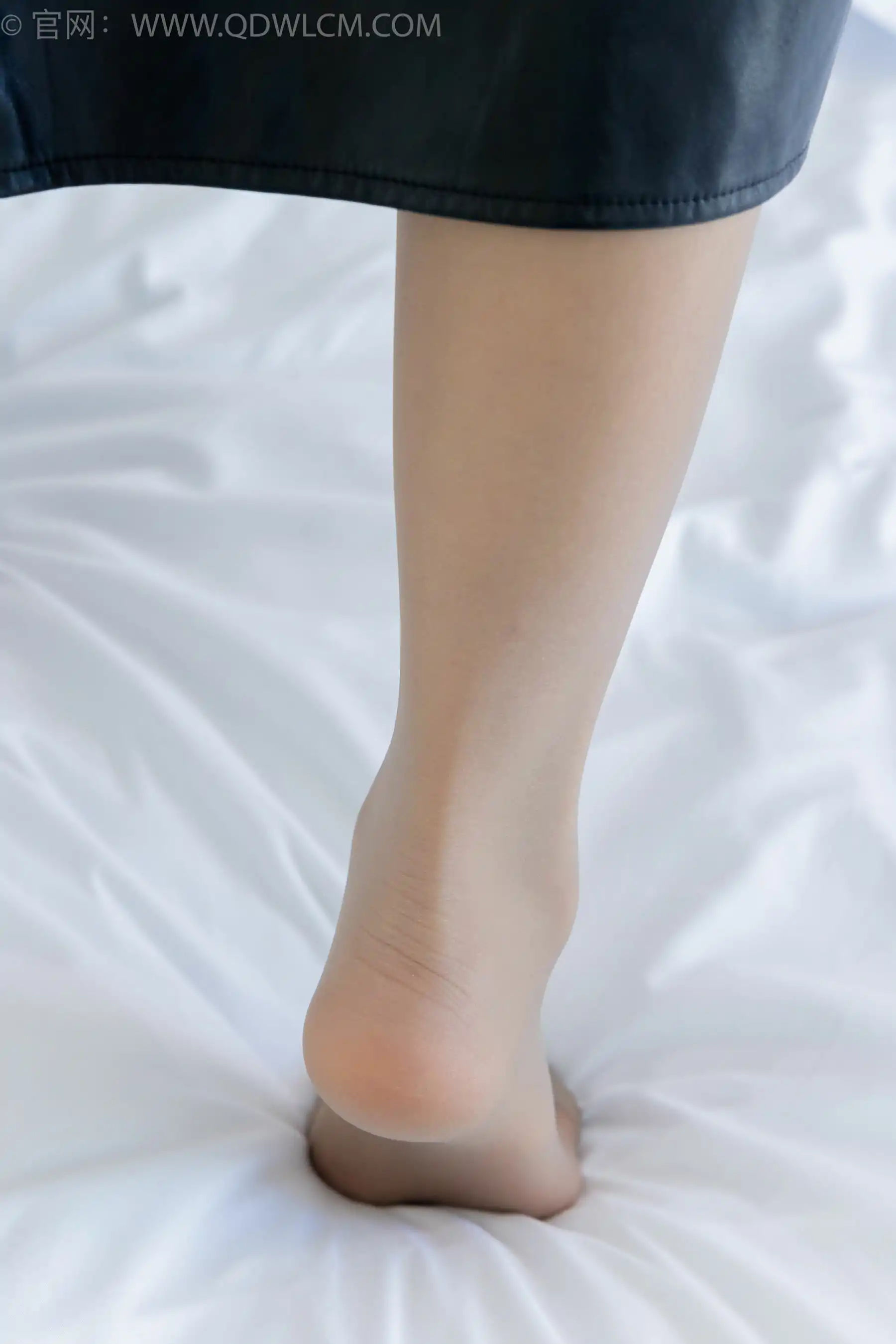 物恋传媒 No.2284 菜菜 - 高跟鞋、薄灰丝、盖被子睡觉剧情