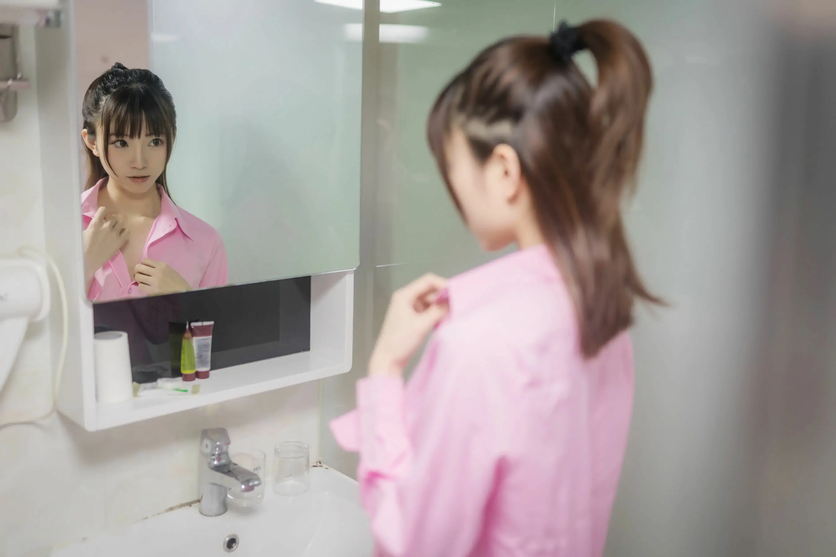 [网红COSER] 动漫博主Kitaro_绮太郎 - 粉色衬衫