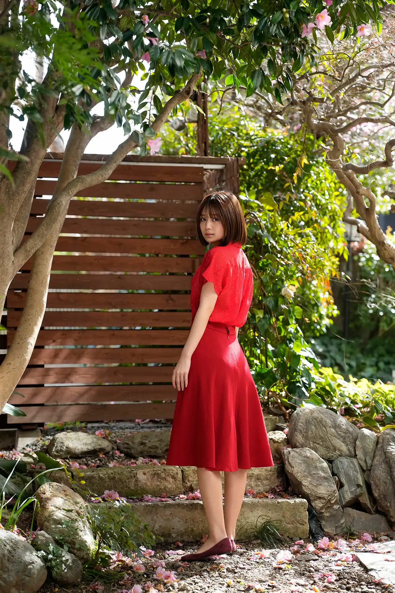 北野瑠華 - 恥じらうカラダ