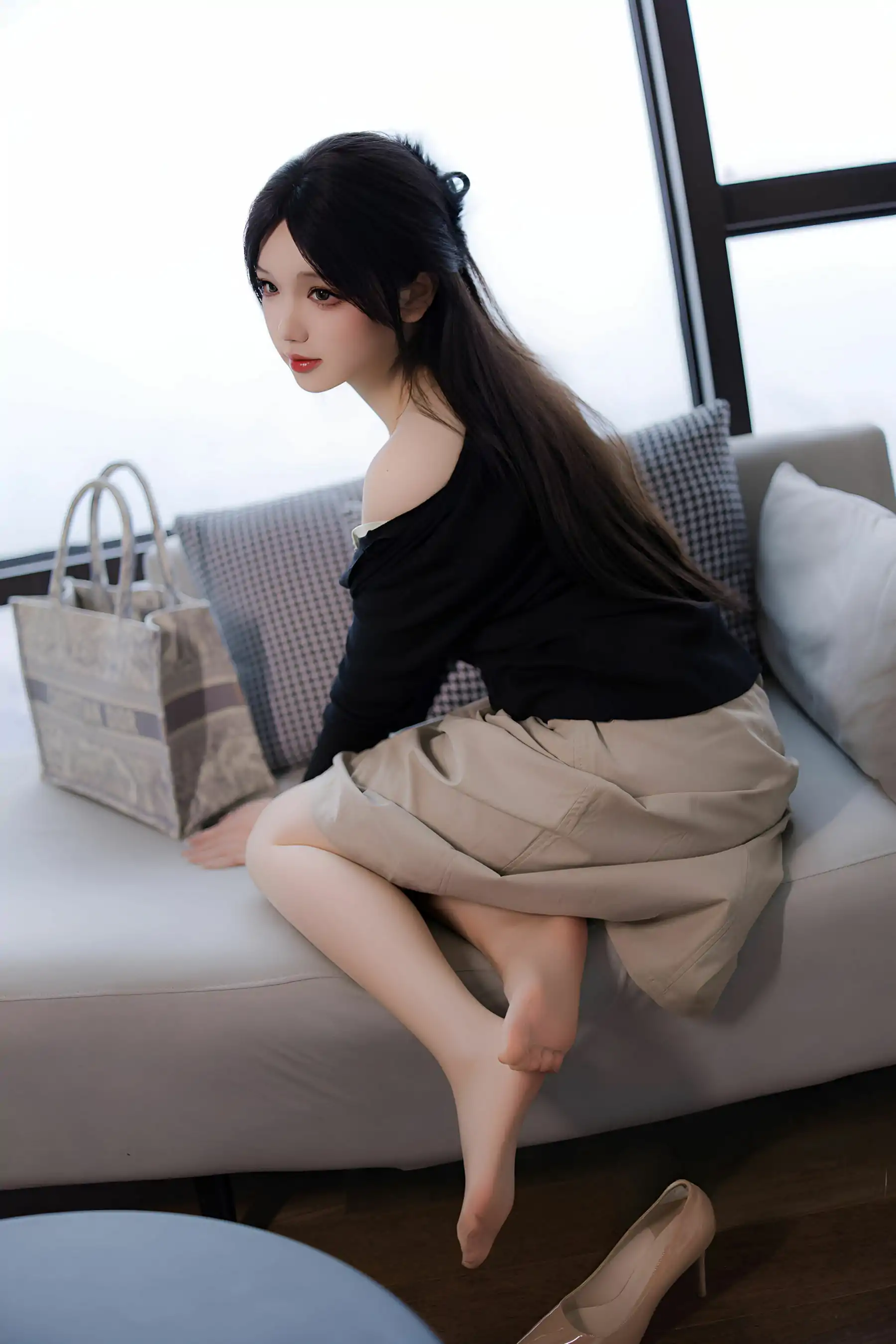 动漫博主 雪晴Astra - OL大姐姐