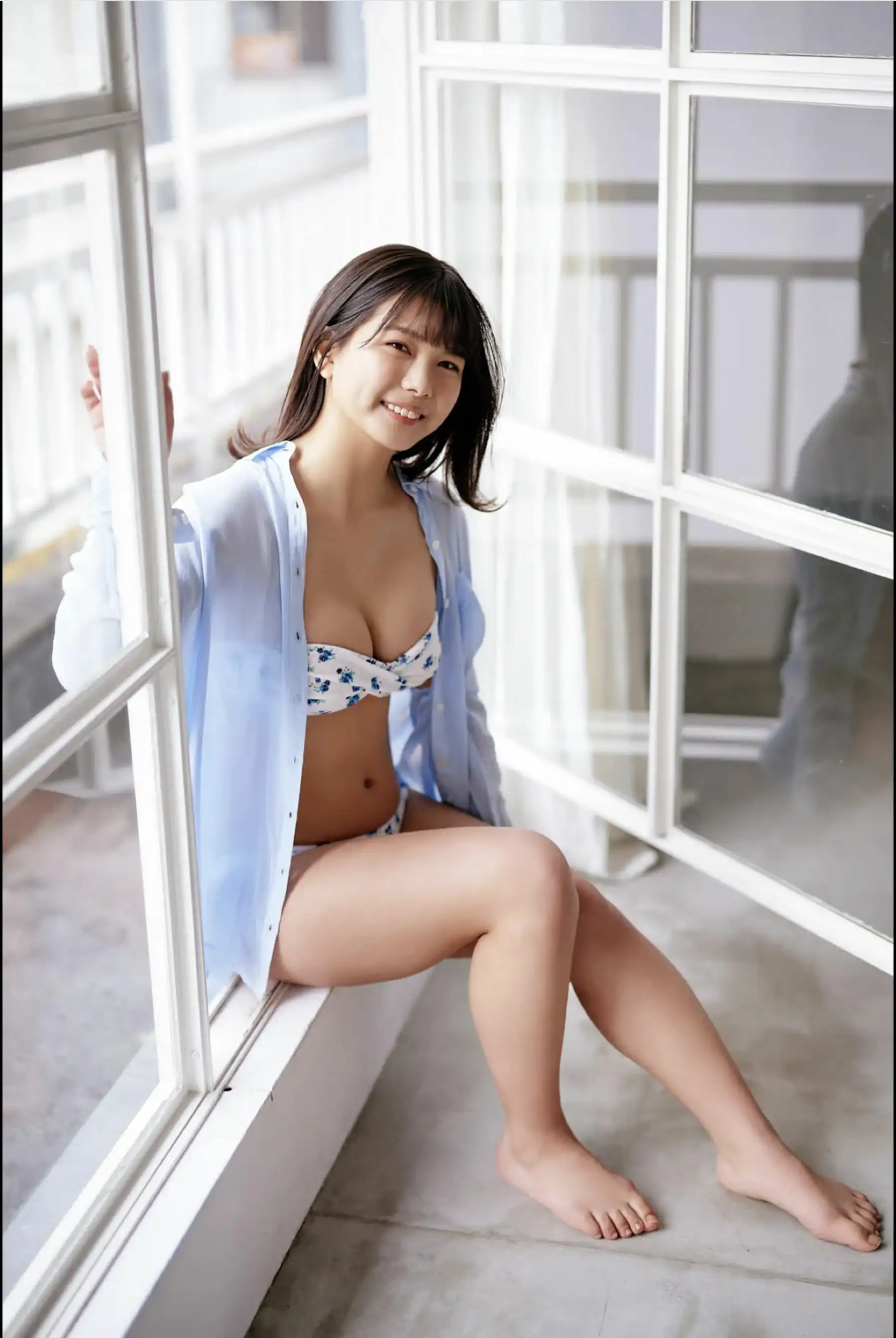 朝日ななみ - 22歳の純真ビキニ