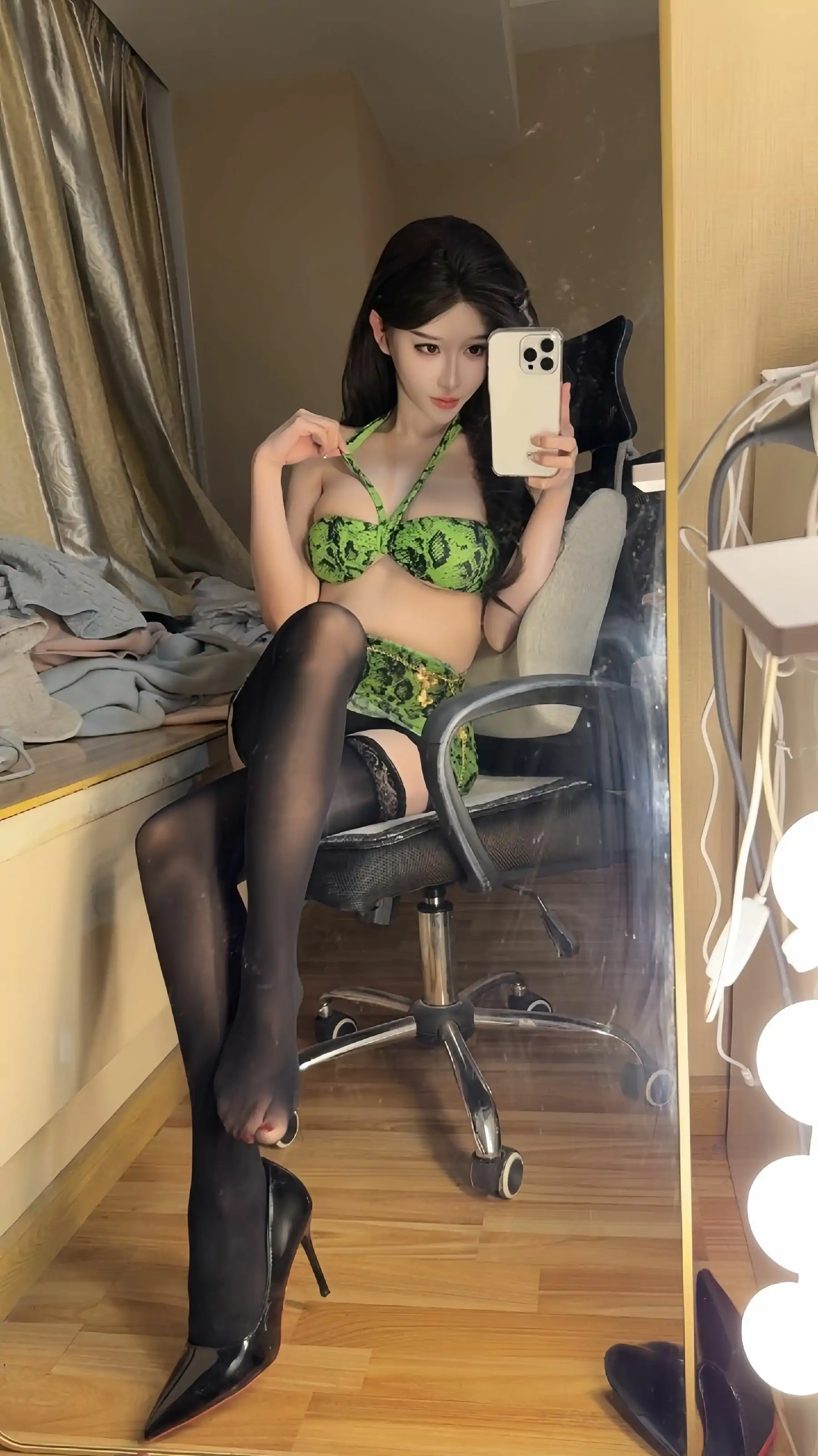 无欲无求的推土君 - 青色蛇纹