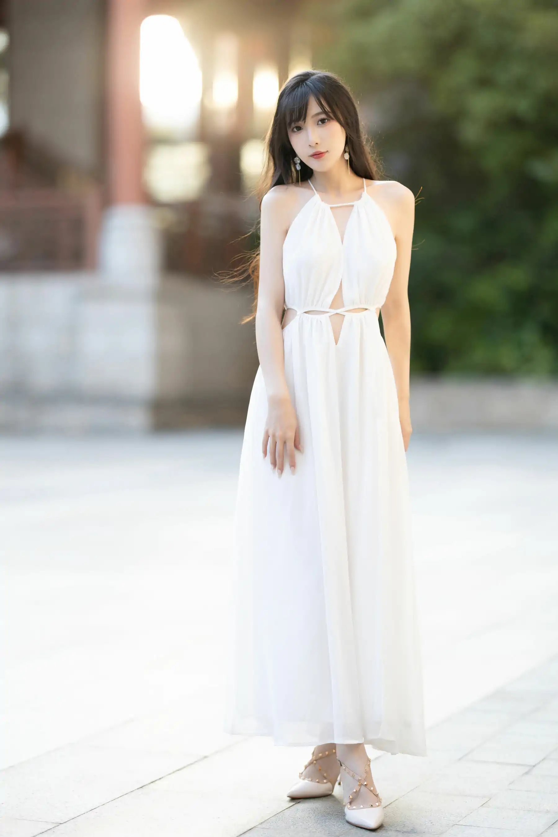 林星阑 - 白色连衣裙