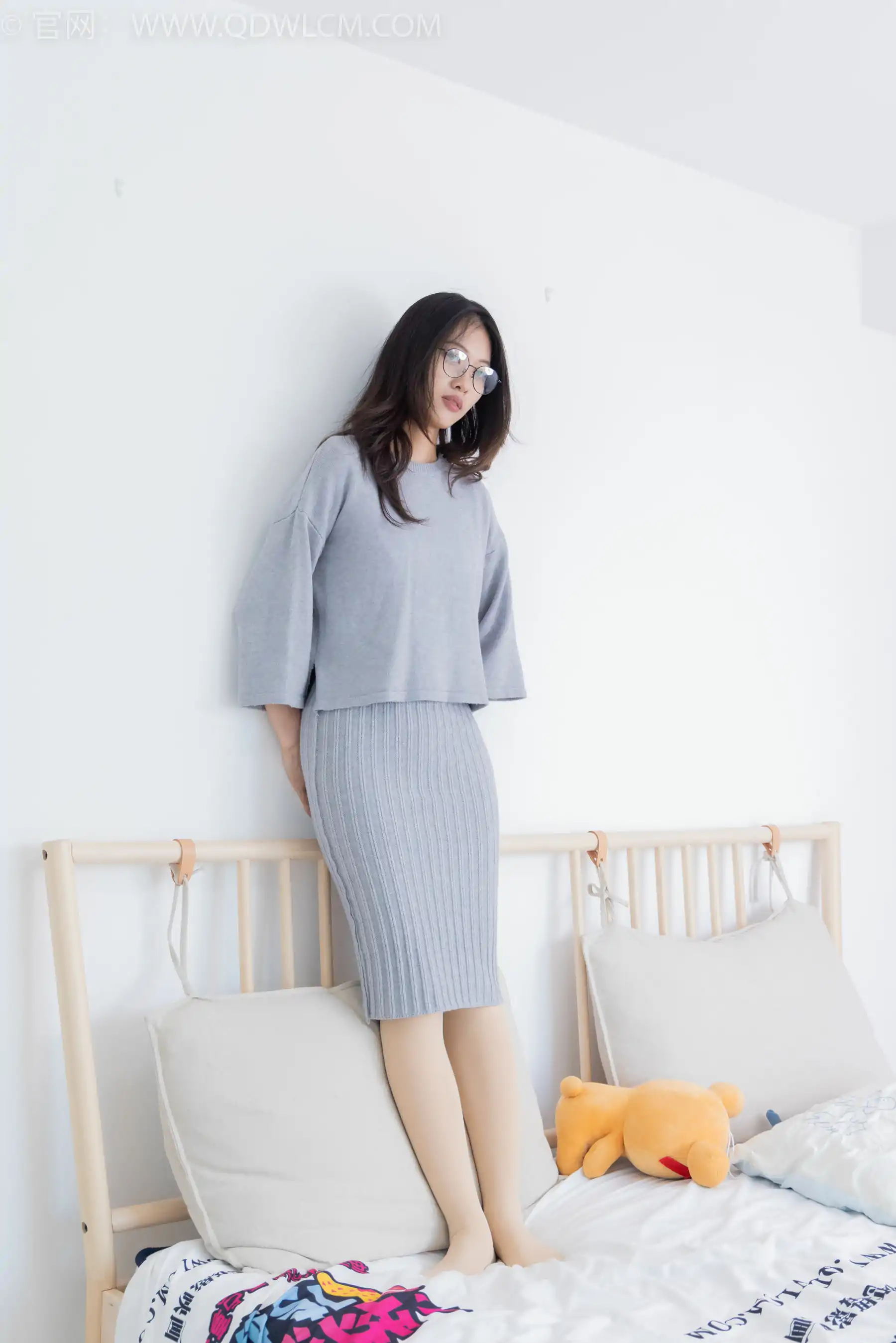 物恋传媒 No.2360 小优 - 平底鞋、厚肉丝