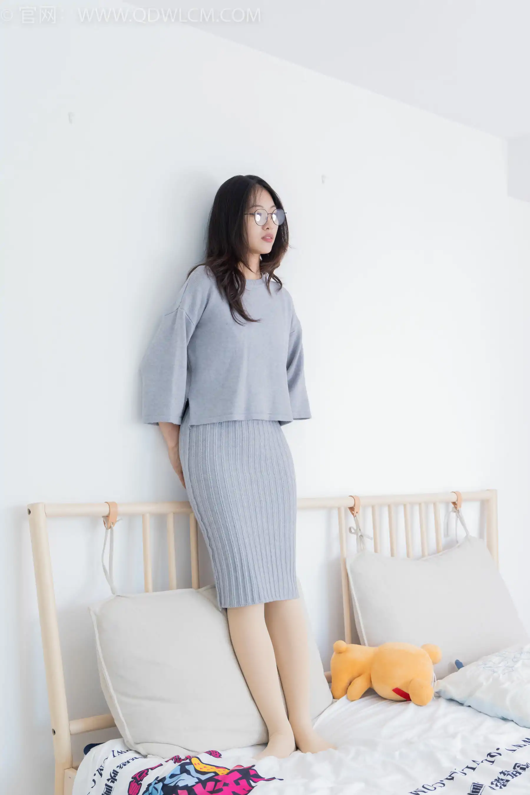 物恋传媒 No.2360 小优 - 平底鞋、厚肉丝