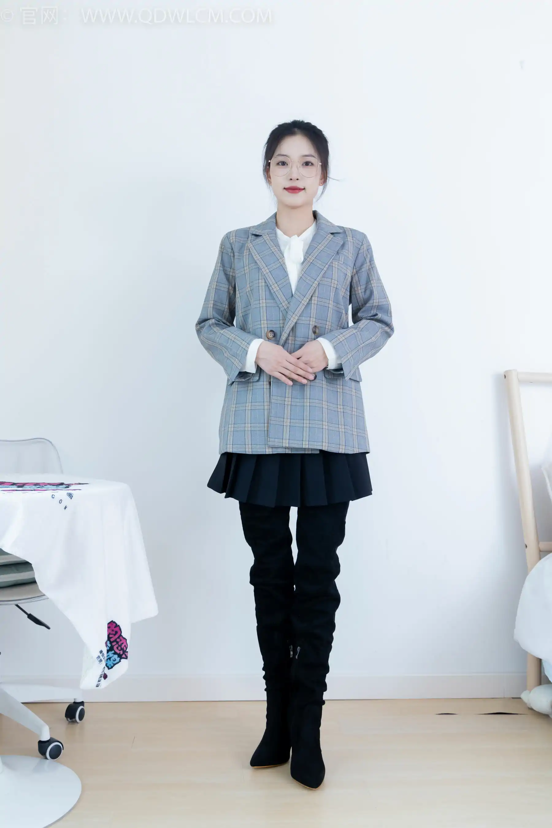 物恋传媒 No.2349 茯苓 - 高跟长靴、高跟凉鞋、厚肉丝、薄黑丝