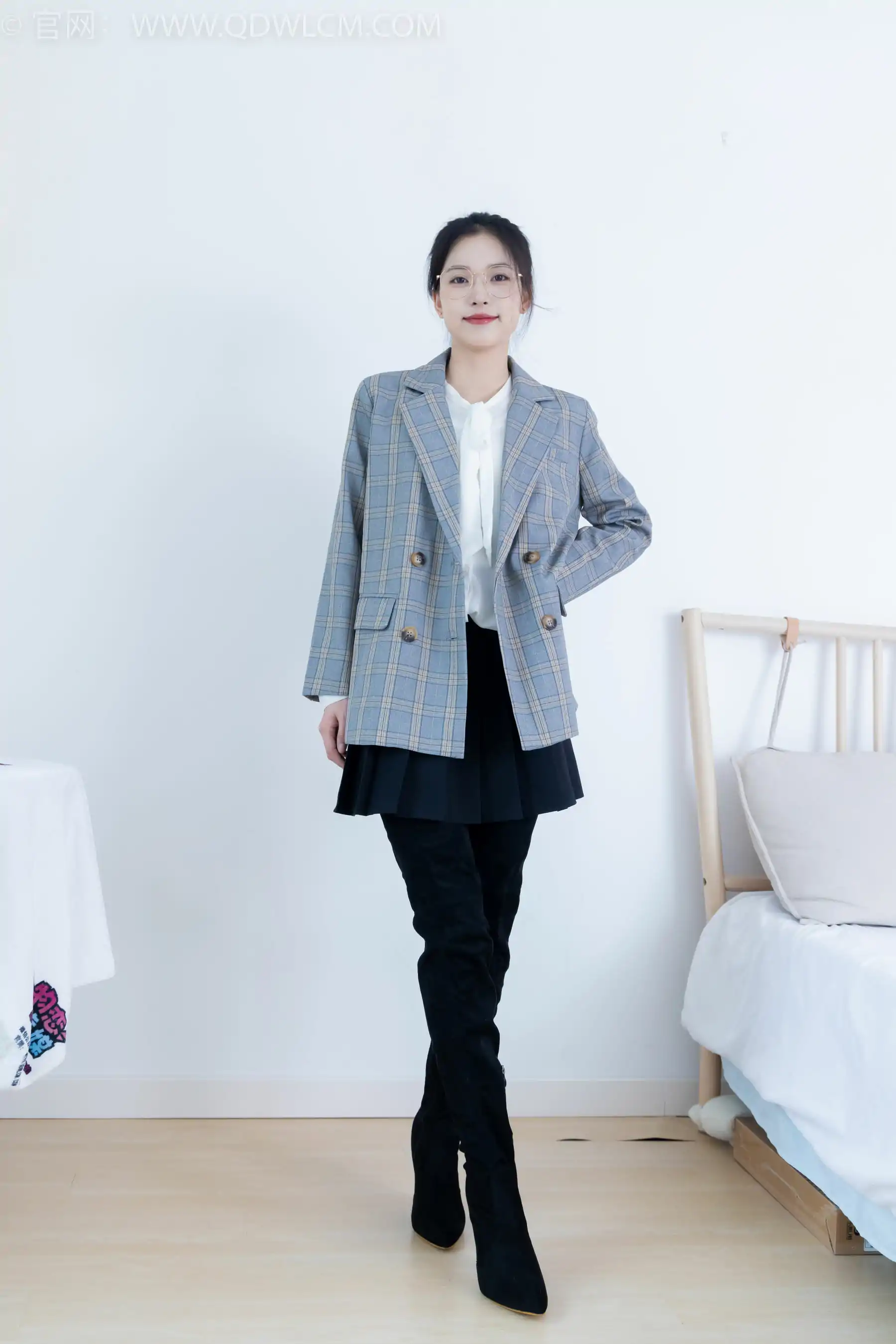 物恋传媒 No.2349 茯苓 - 高跟长靴、高跟凉鞋、厚肉丝、薄黑丝