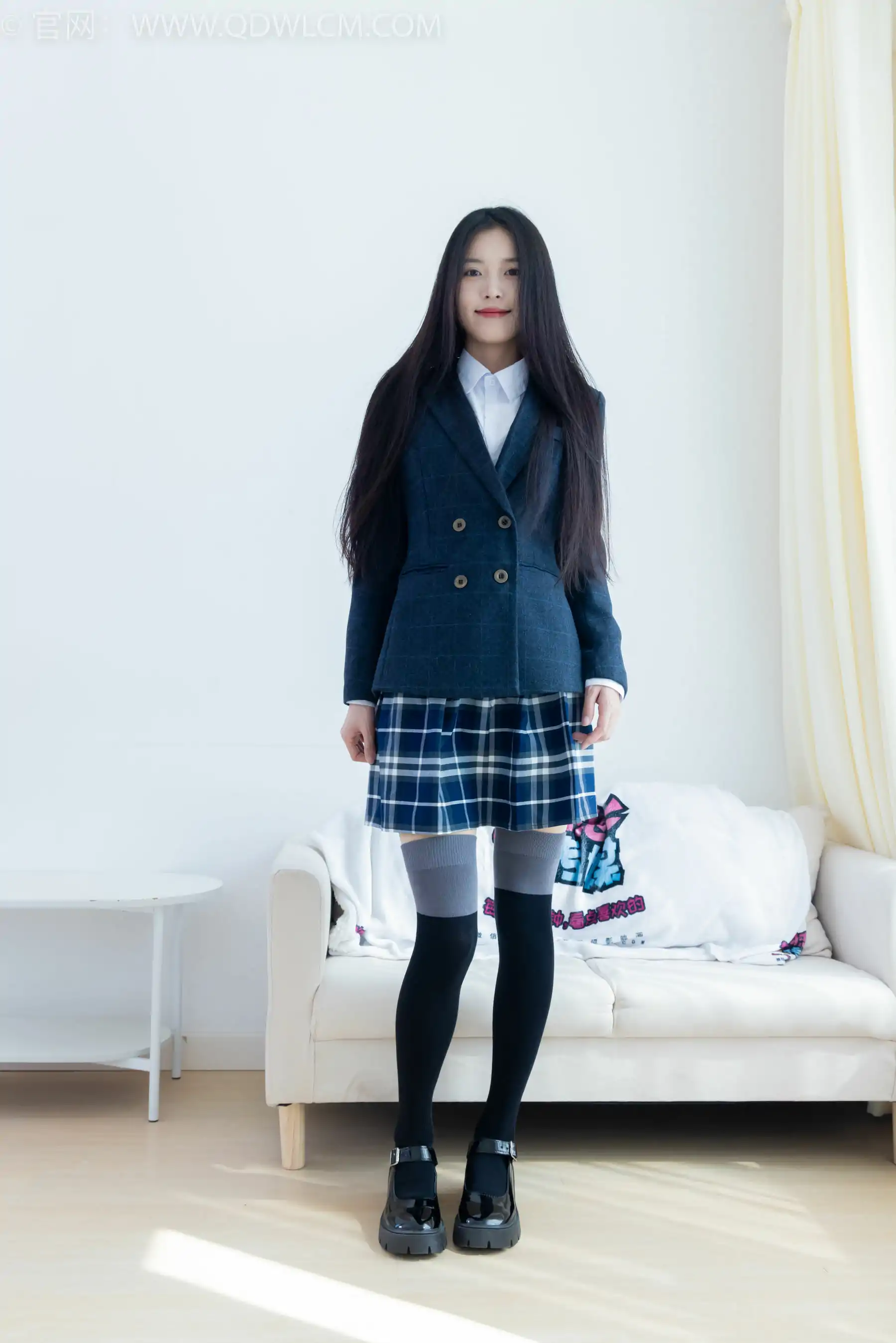 物恋传媒 No.2371 茯苓 - JK制服、皮鞋、拼接过膝袜