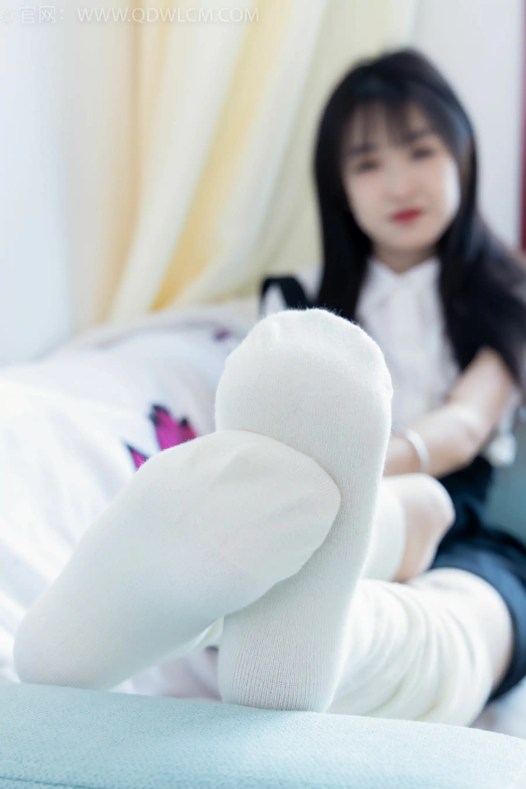 物恋传媒 No.2369 嘉木 - 长靴、长筒小腿白棉袜、蝴蝶薄肉丝