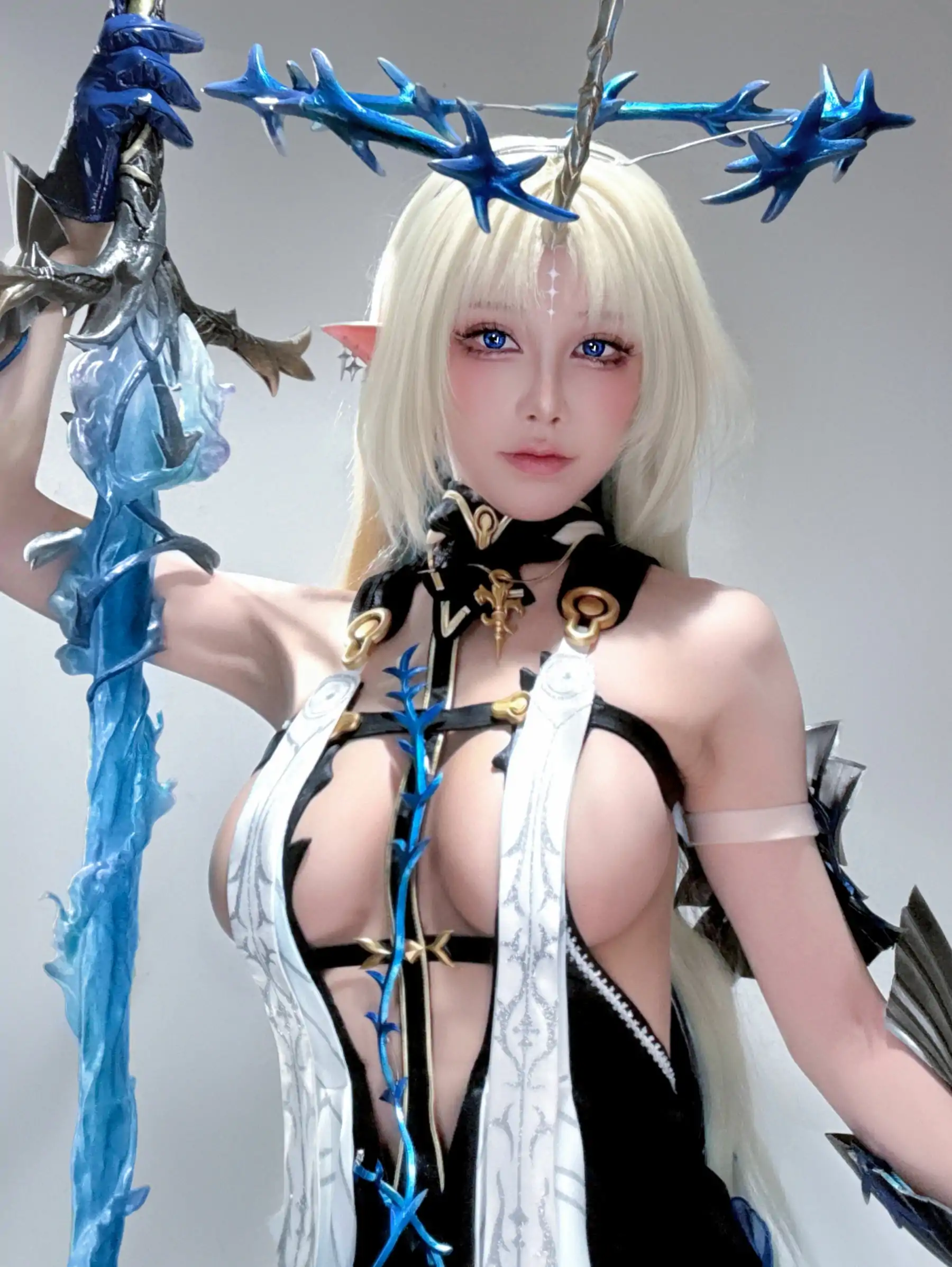 动漫博主水淼aqua - 芙露德莉斯 Fleurdelys 自拍