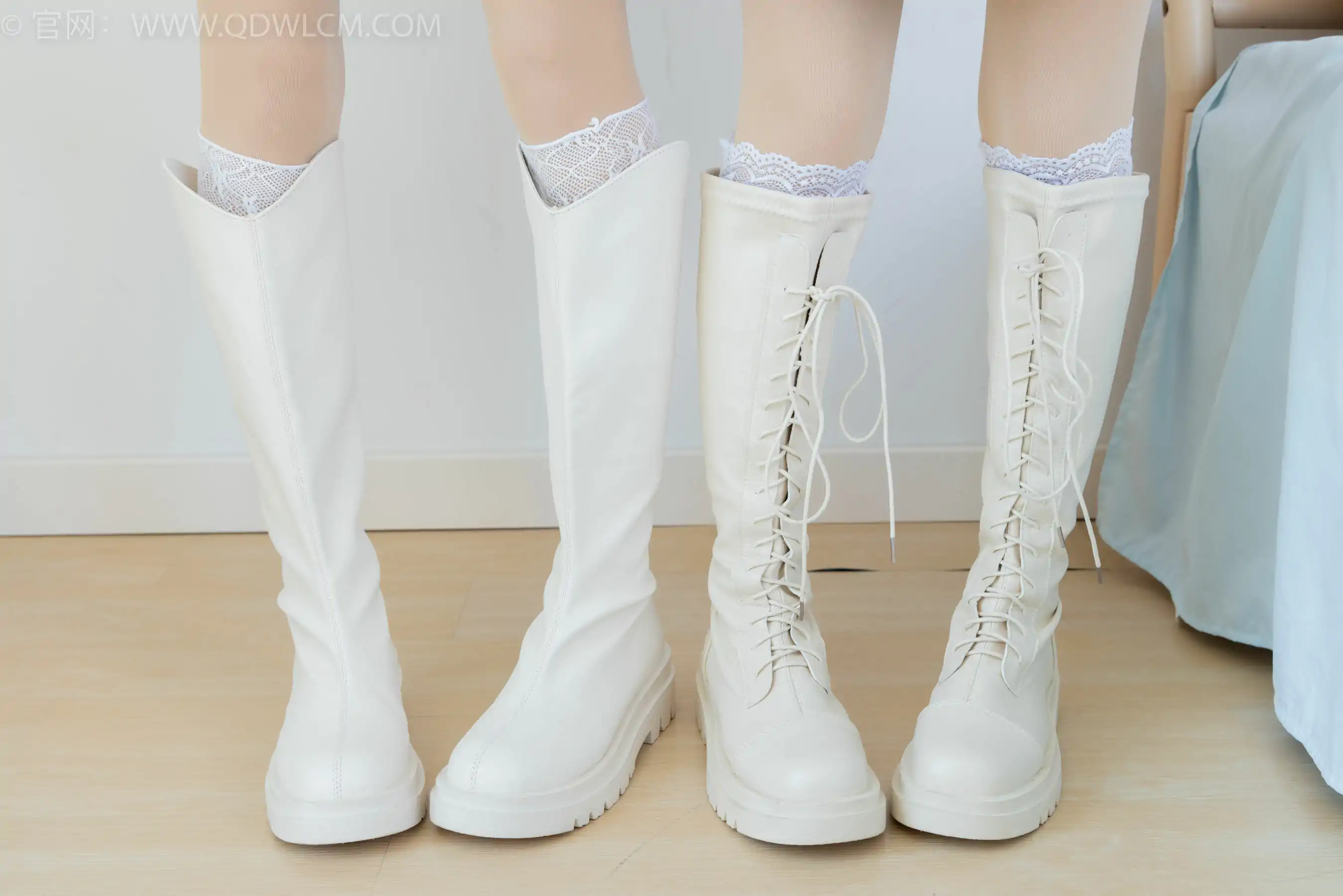物恋传媒 No.2375 茯苓&闪闪 - 长靴、白棉袜、厚肉丝
