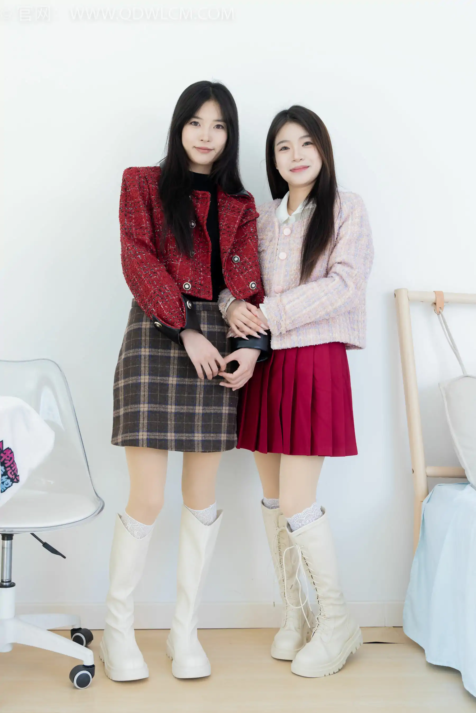 物恋传媒 No.2375 茯苓&闪闪 - 长靴、白棉袜、厚肉丝