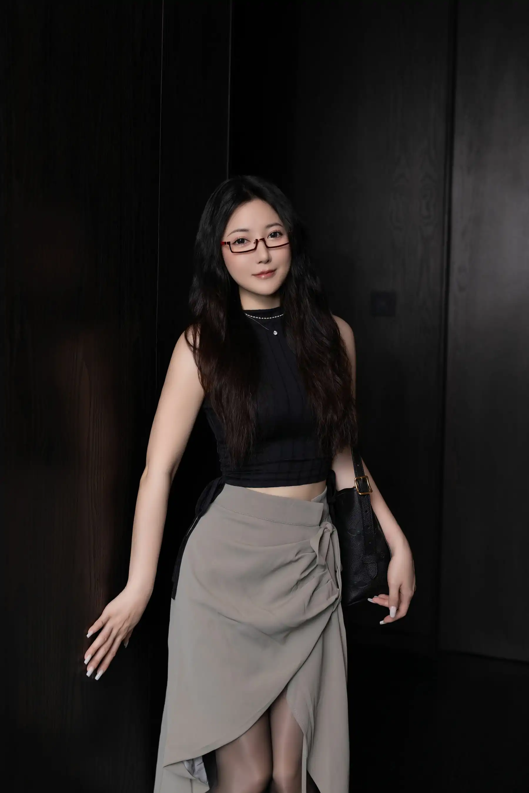 鱼子酱 - 眼镜娘