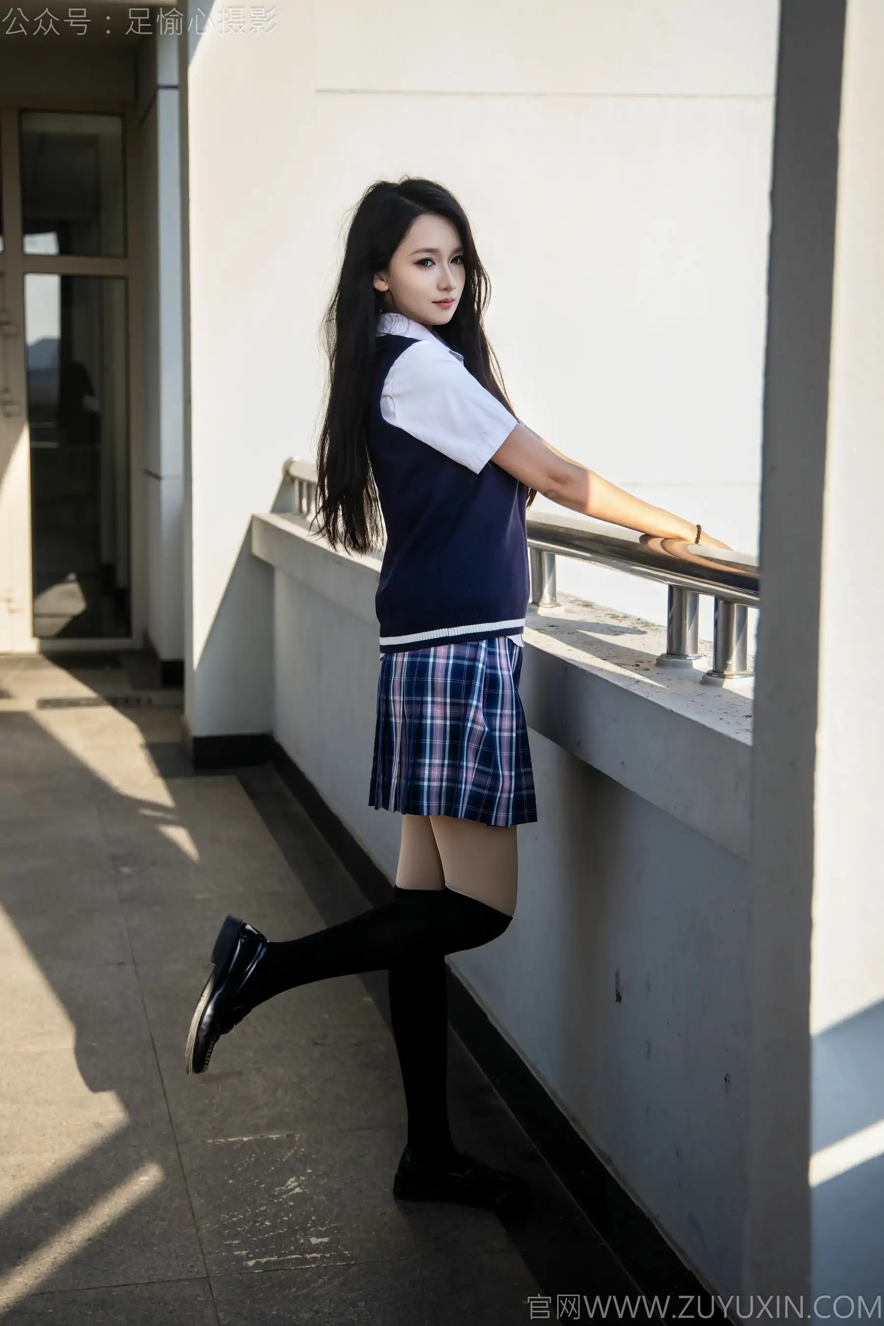 足愉心 No.019 果酱 （搭配：JK制服、小皮鞋、黑色丝袜、肉色打底裤）