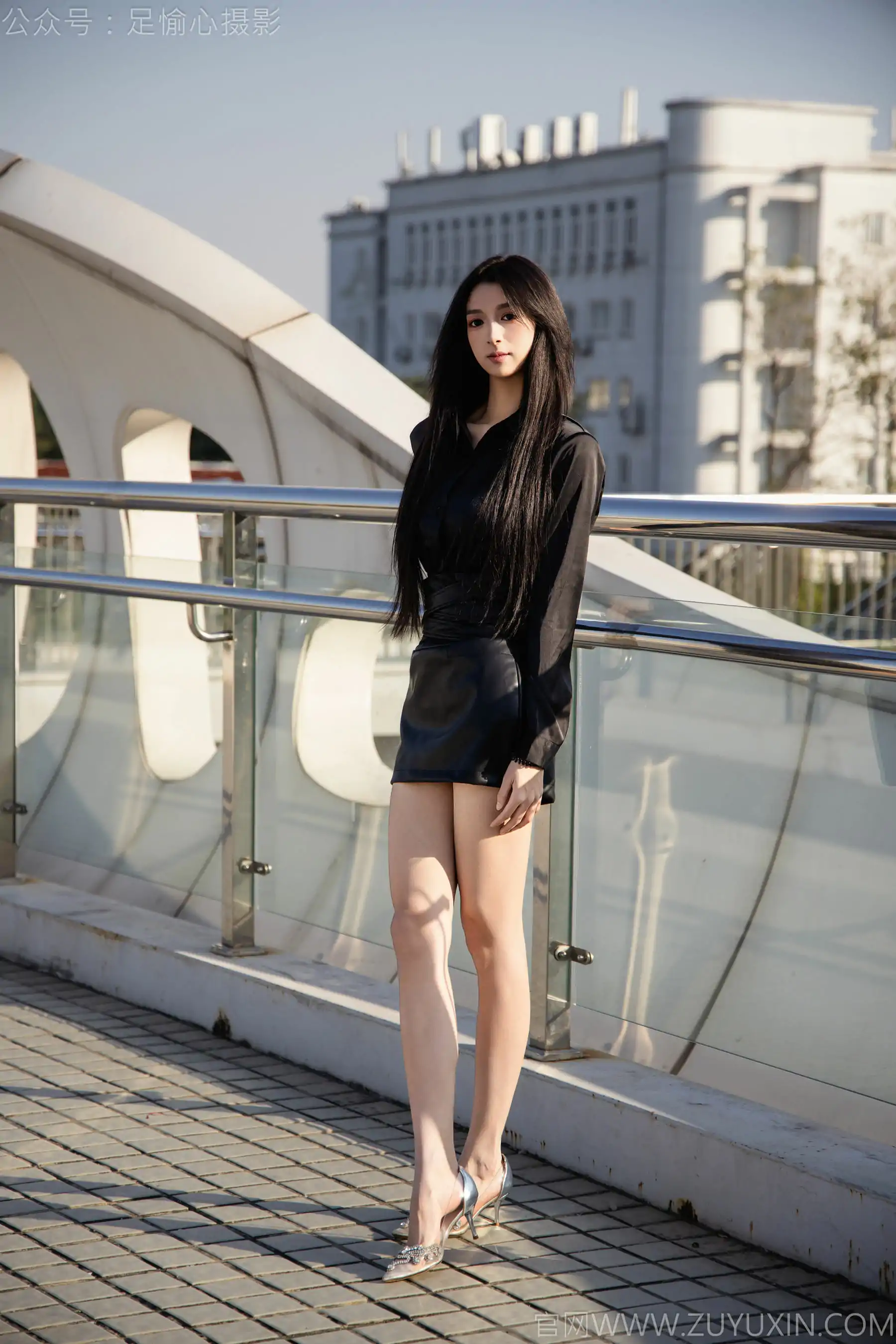 足愉心 No.020 云悦 （搭配：黑色衬衫、皮裙、高跟鞋、裸足）
