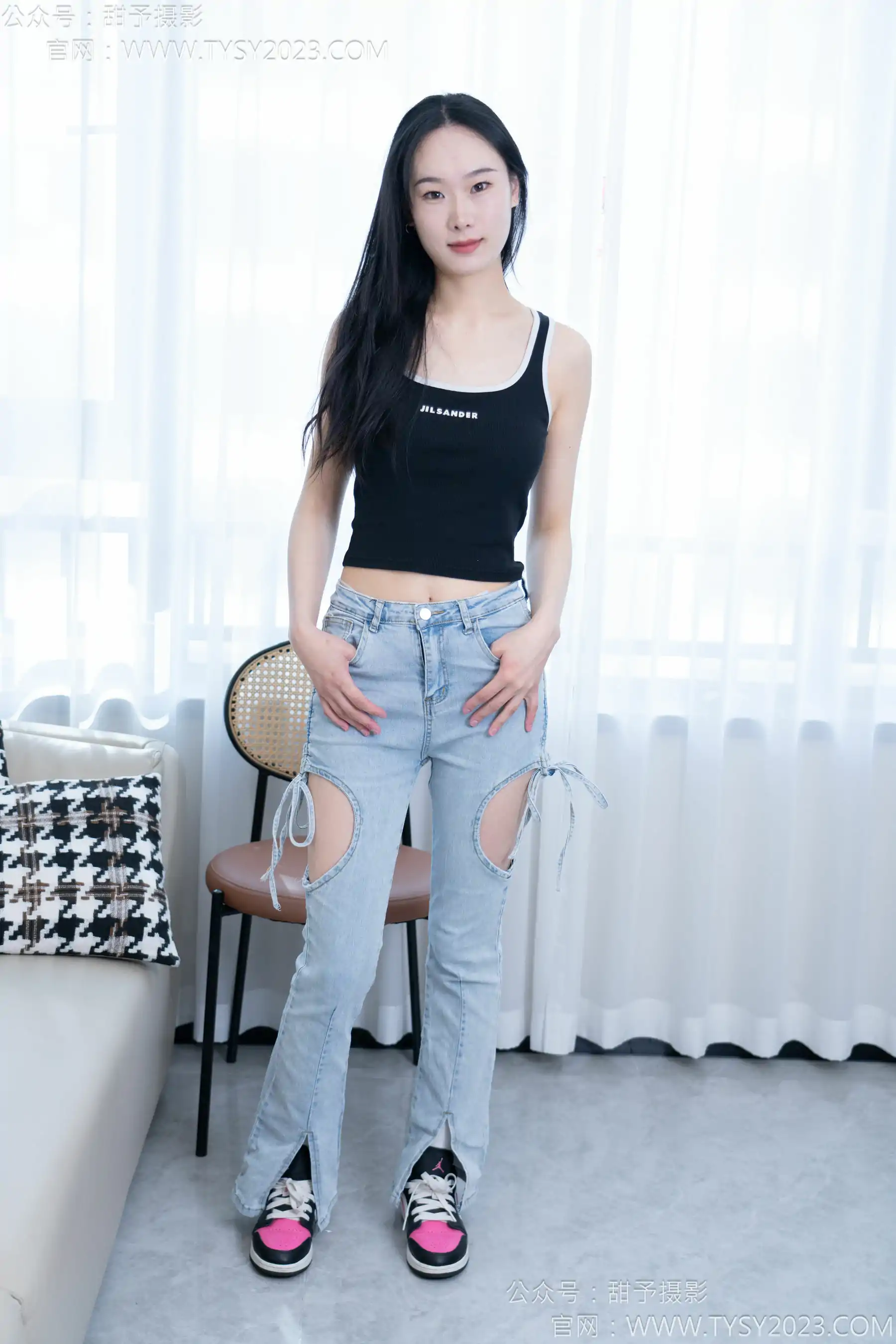 甜予摄影 No.181 小容 - 板鞋、白棉袜、裸足