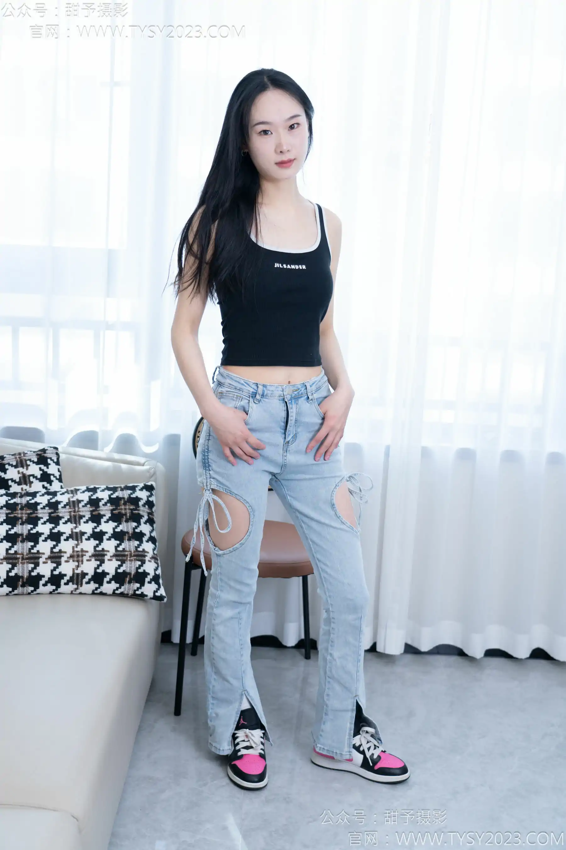 甜予摄影 No.181 小容 - 板鞋、白棉袜、裸足