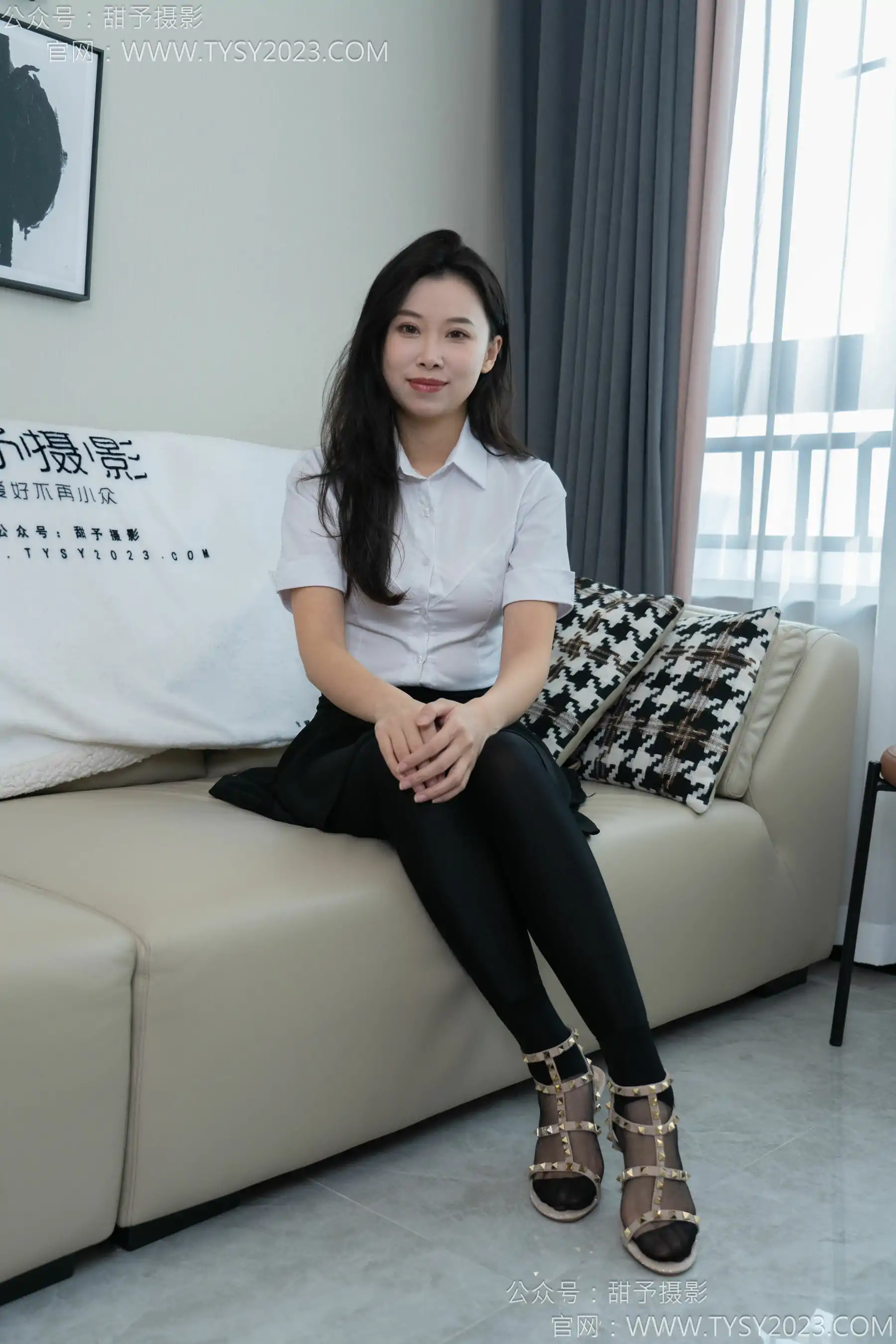 甜予摄影 No.158 梦梦 - 高跟鞋、短肉丝、短黑丝、裸足