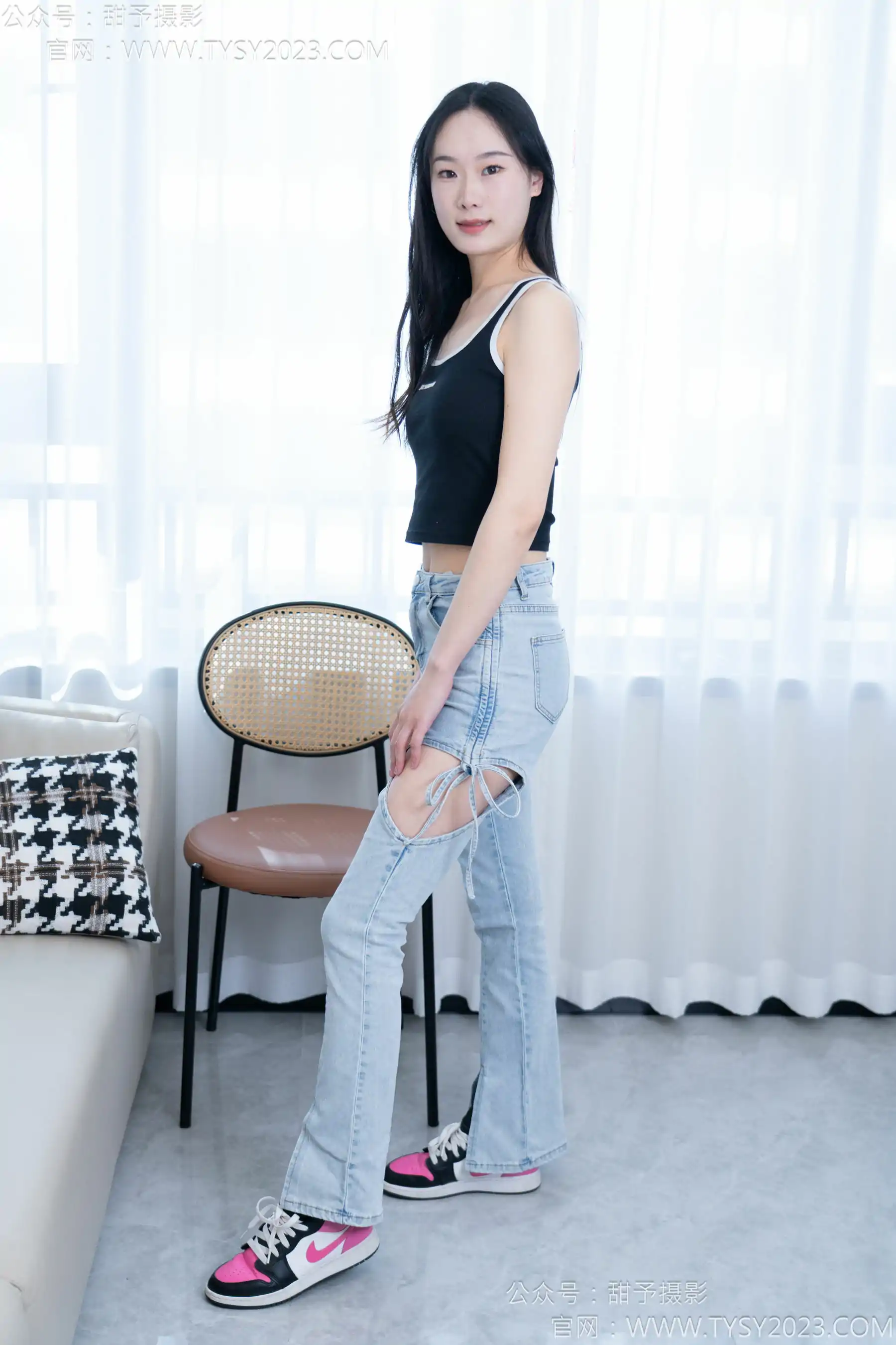 甜予摄影 No.181 小容 - 板鞋、白棉袜、裸足