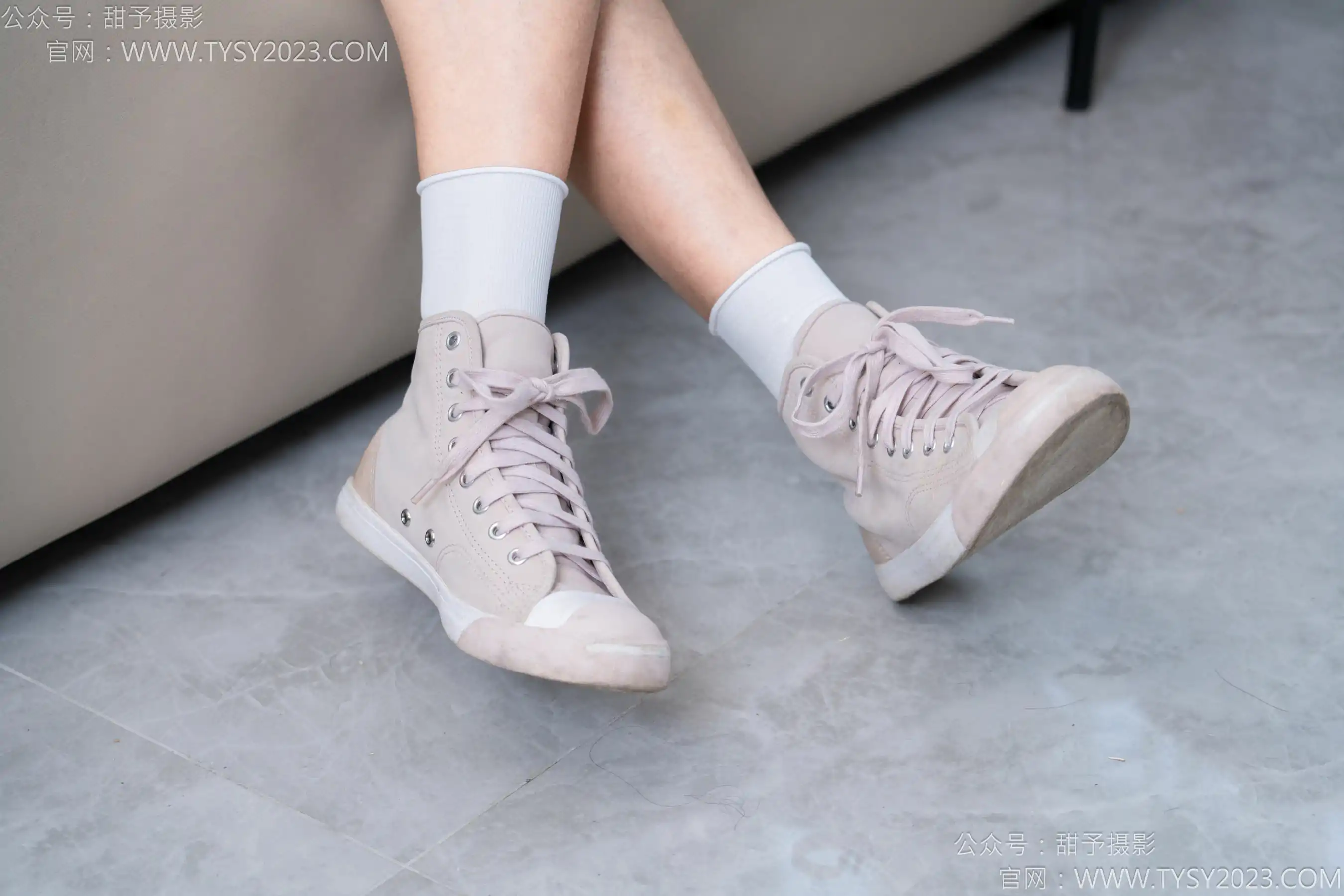 甜予摄影 No.186 娃娃 - 帆布鞋、白棉袜、裸足