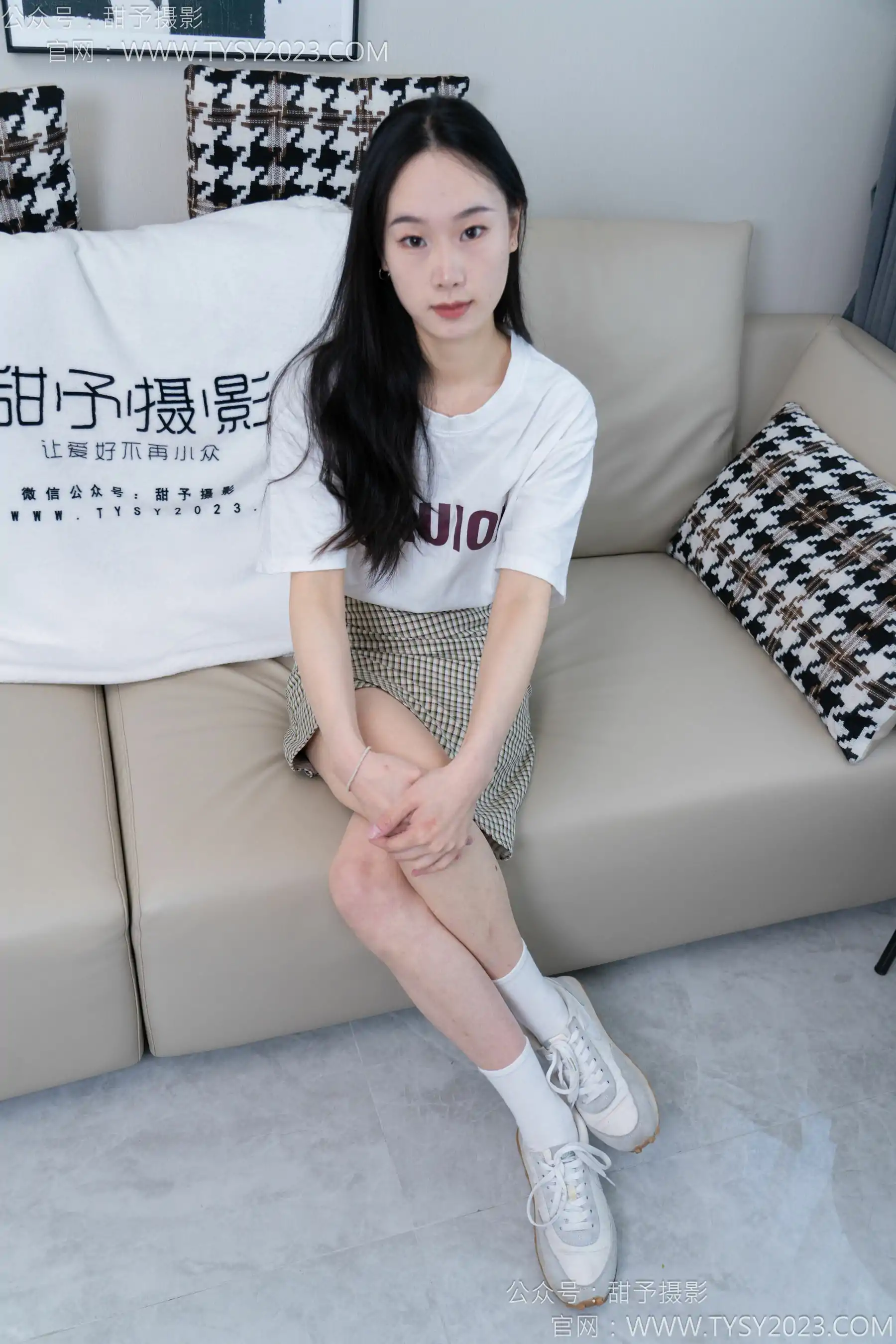 甜予摄影 No.167 小容 - 板鞋、白棉袜、裸足