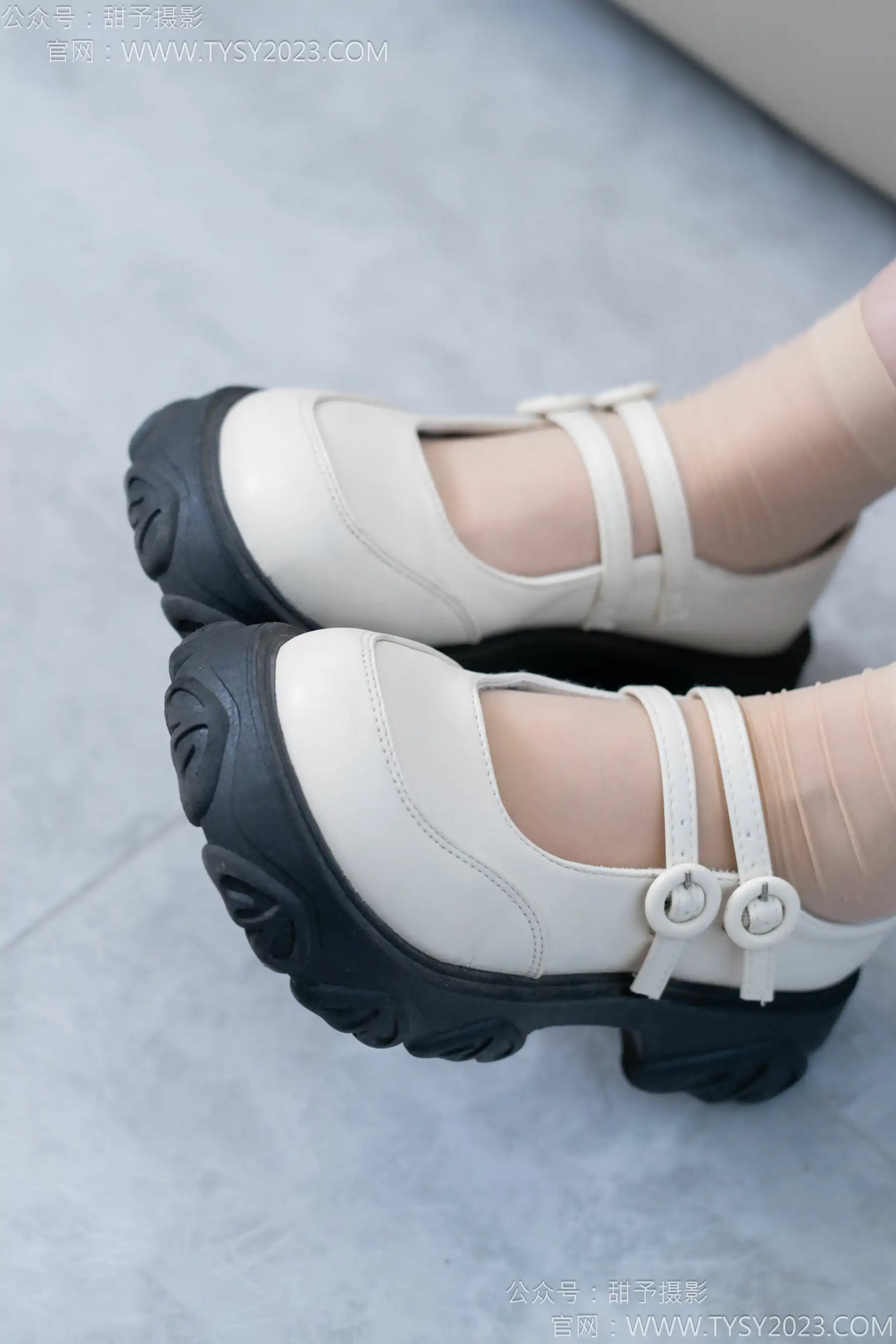 甜予摄影 No.172 知知 - 皮鞋、短肉丝、裸足