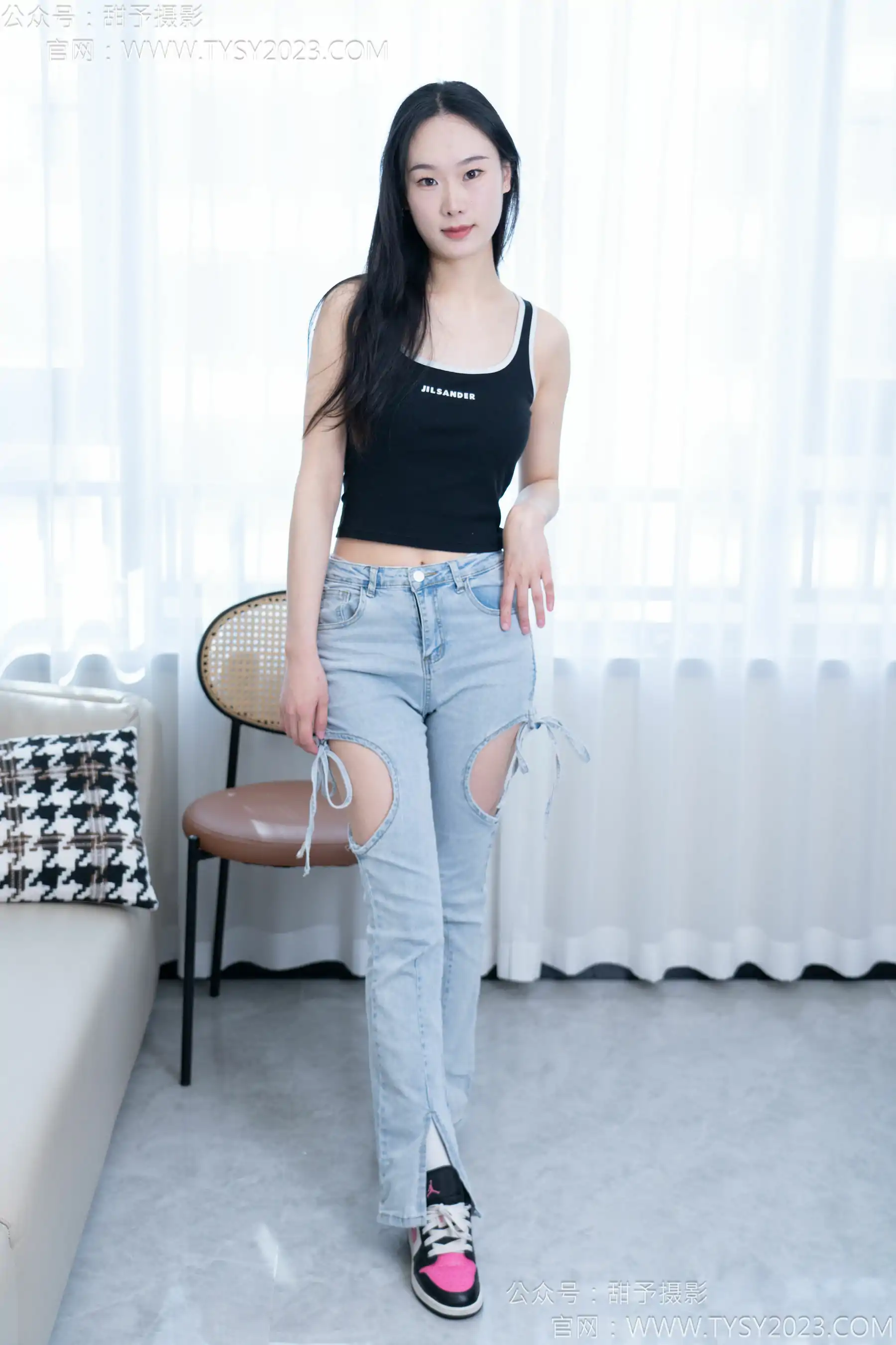 甜予摄影 No.181 小容 - 板鞋、白棉袜、裸足