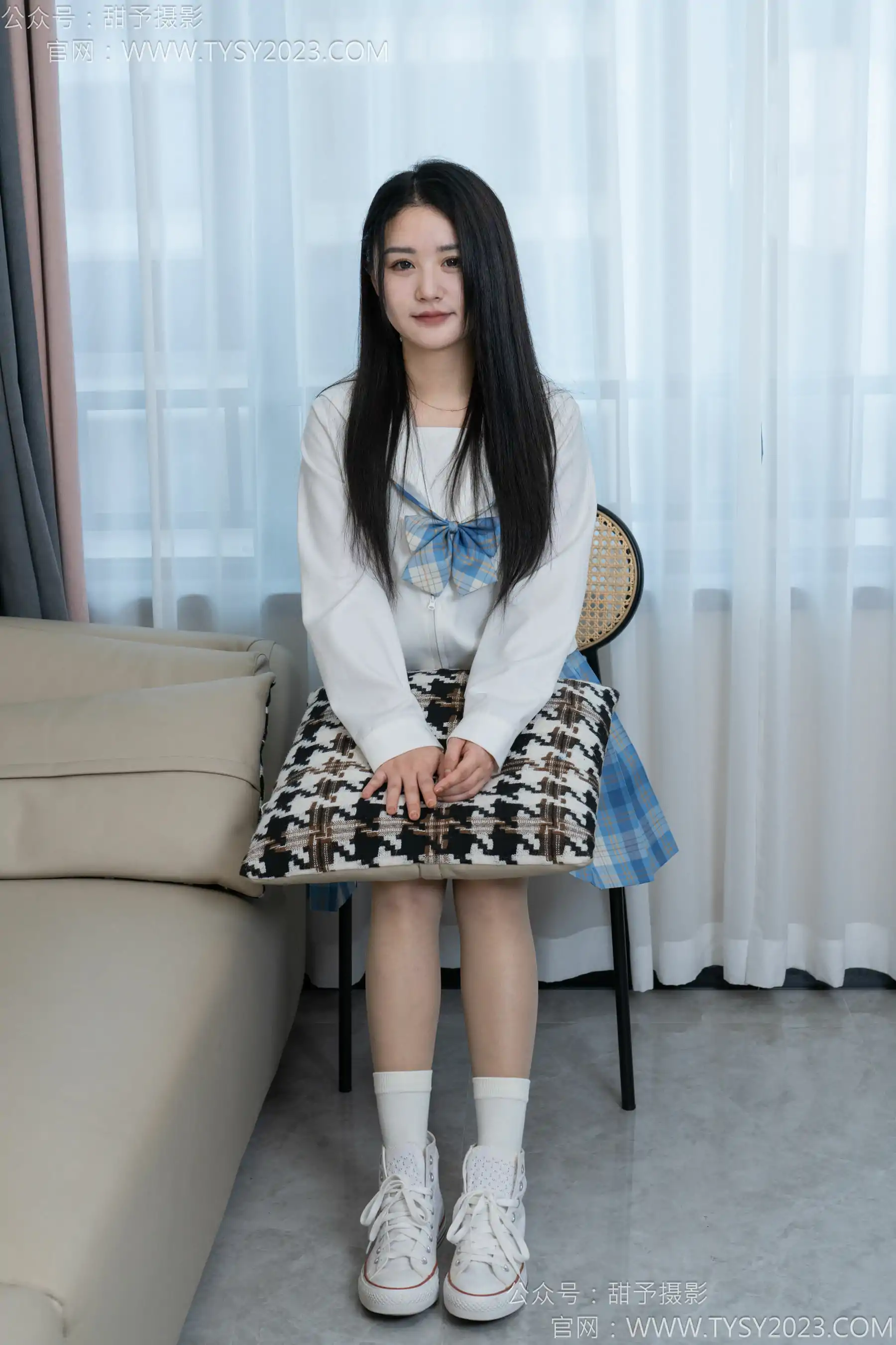 甜予摄影 No.154 澜澜 - 帆布鞋、白棉袜、薄灰丝、跺脚抖腿剧情