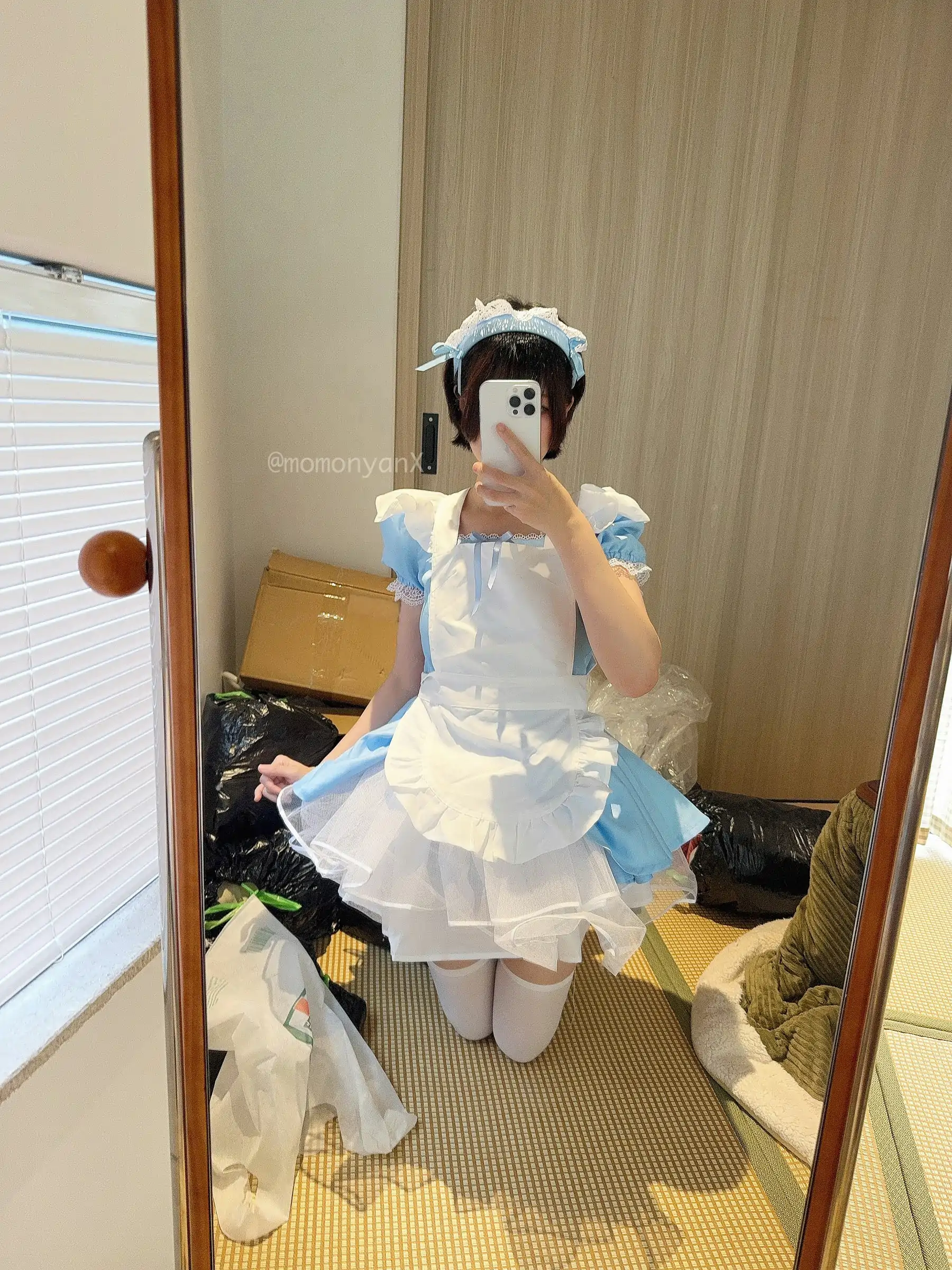 NAGISA魔物喵 [fantia] ゴミ屋敷掃除してるメイドさん