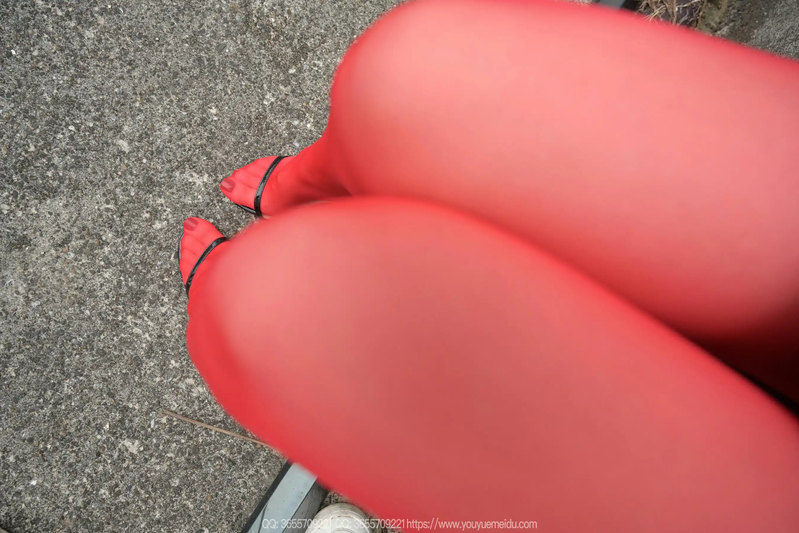 IESS异思趣向 - 模特： 团团 《烈焰红唇》