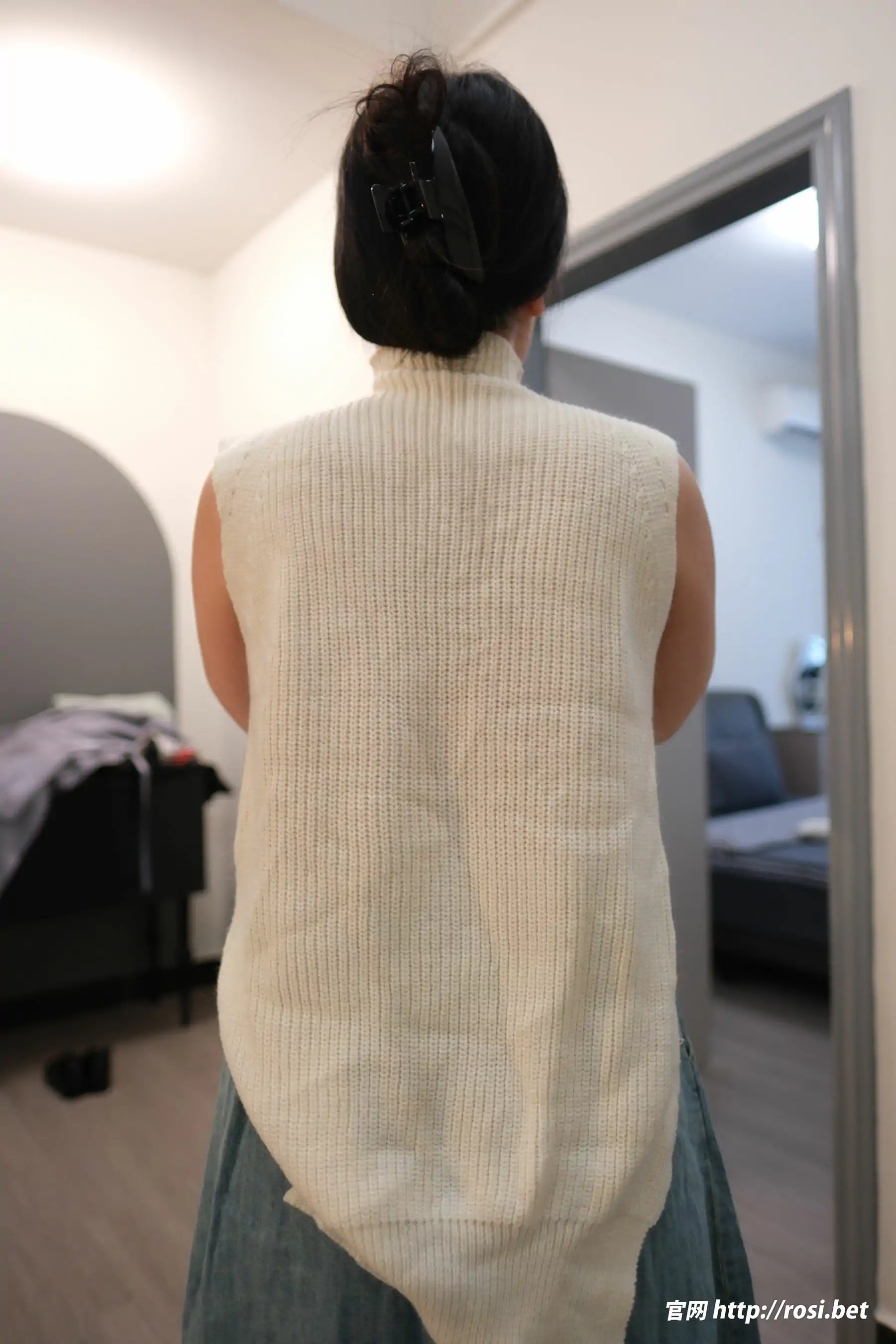 [ROSI写真] 2025.10.13 NO.5061