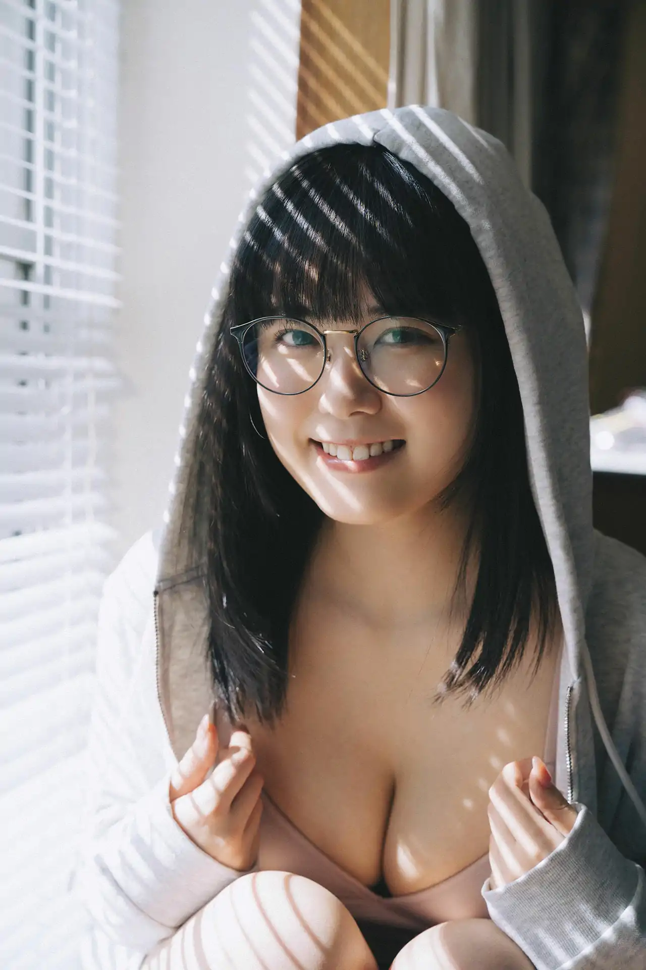 東雲うみ - 彼女が部屋でしたいこと