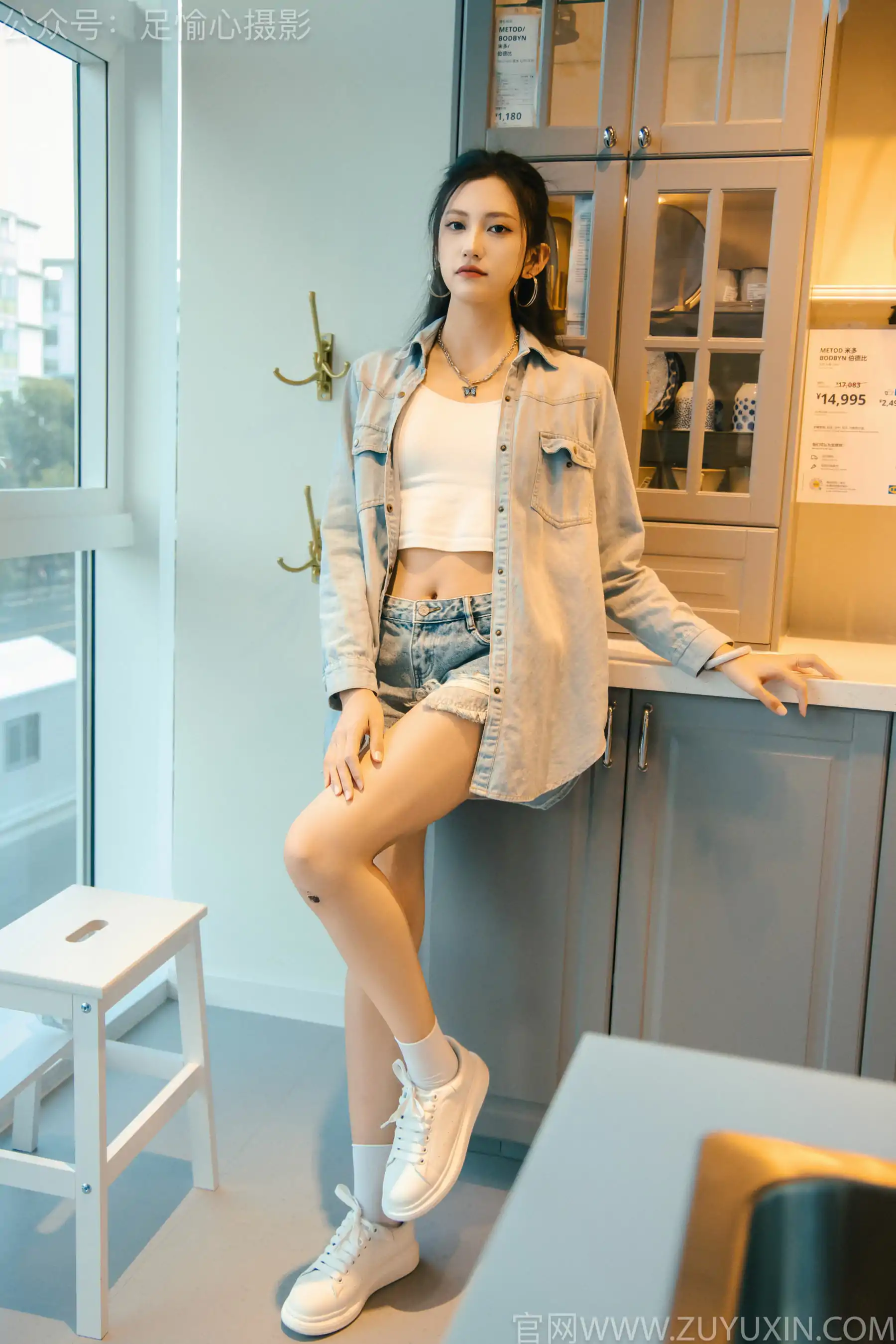 足愉心 No.001 可乐 （搭配：白T、牛仔短裤、板鞋、白棉袜、裸足）