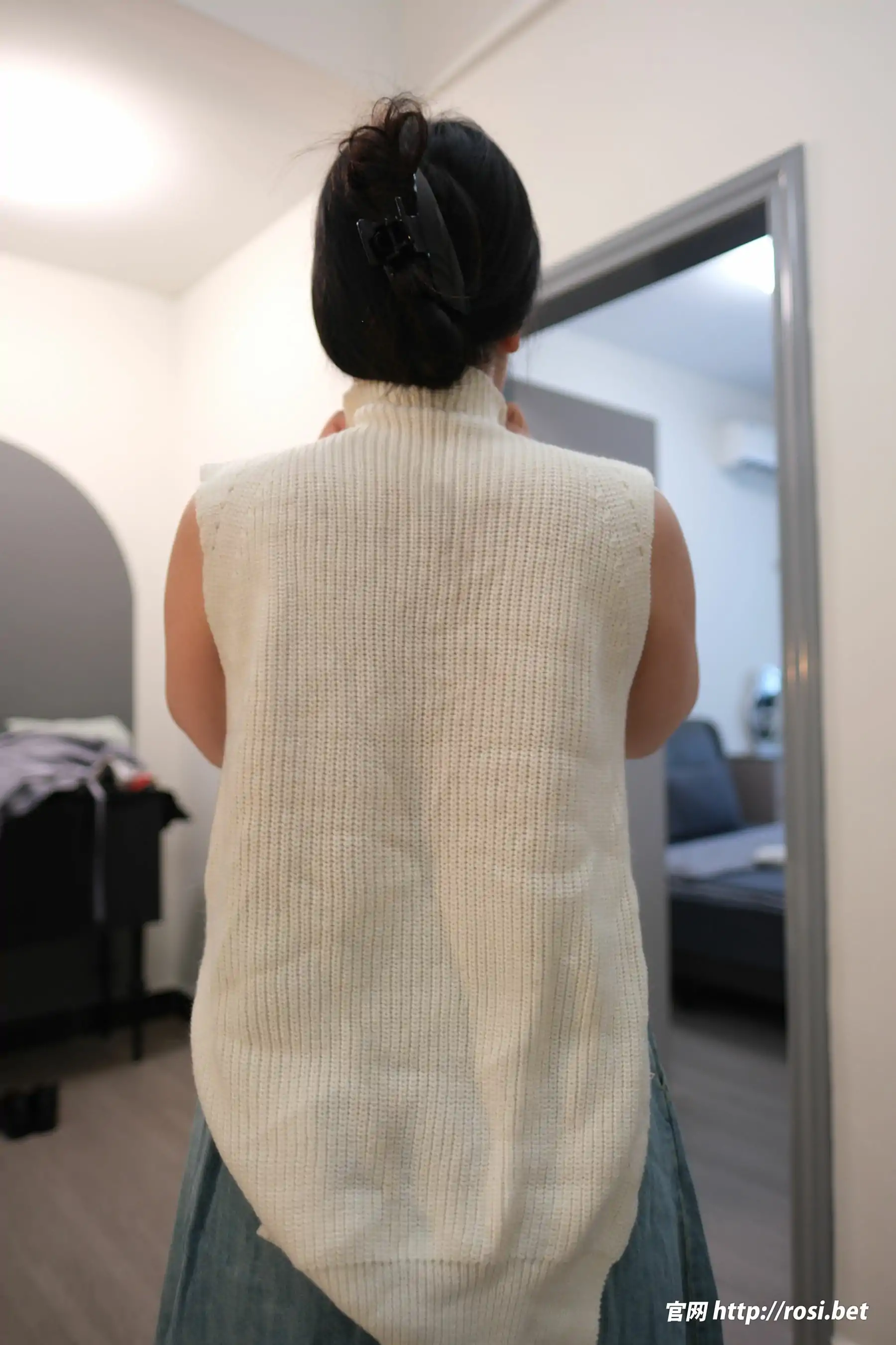 [ROSI写真] 2025.10.13 NO.5061