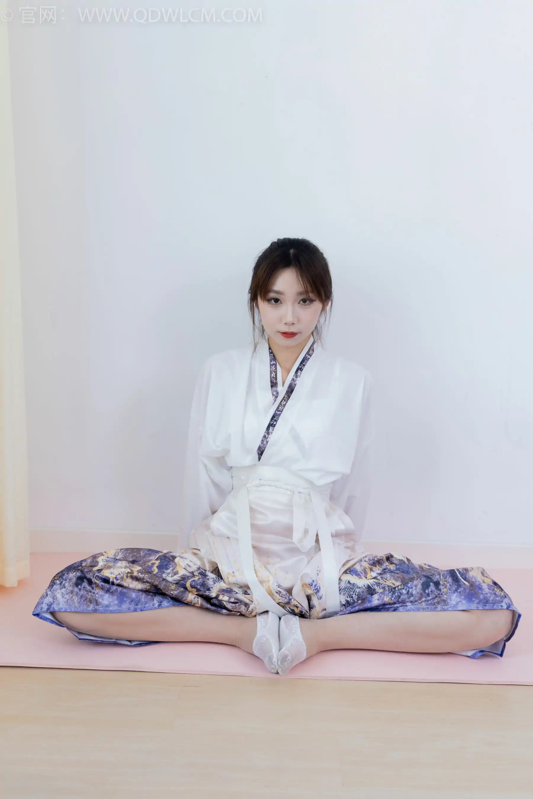 物恋传媒 No.2410 泡泡 - 汉服、平底鞋、白棉袜、白船袜、薄肉丝