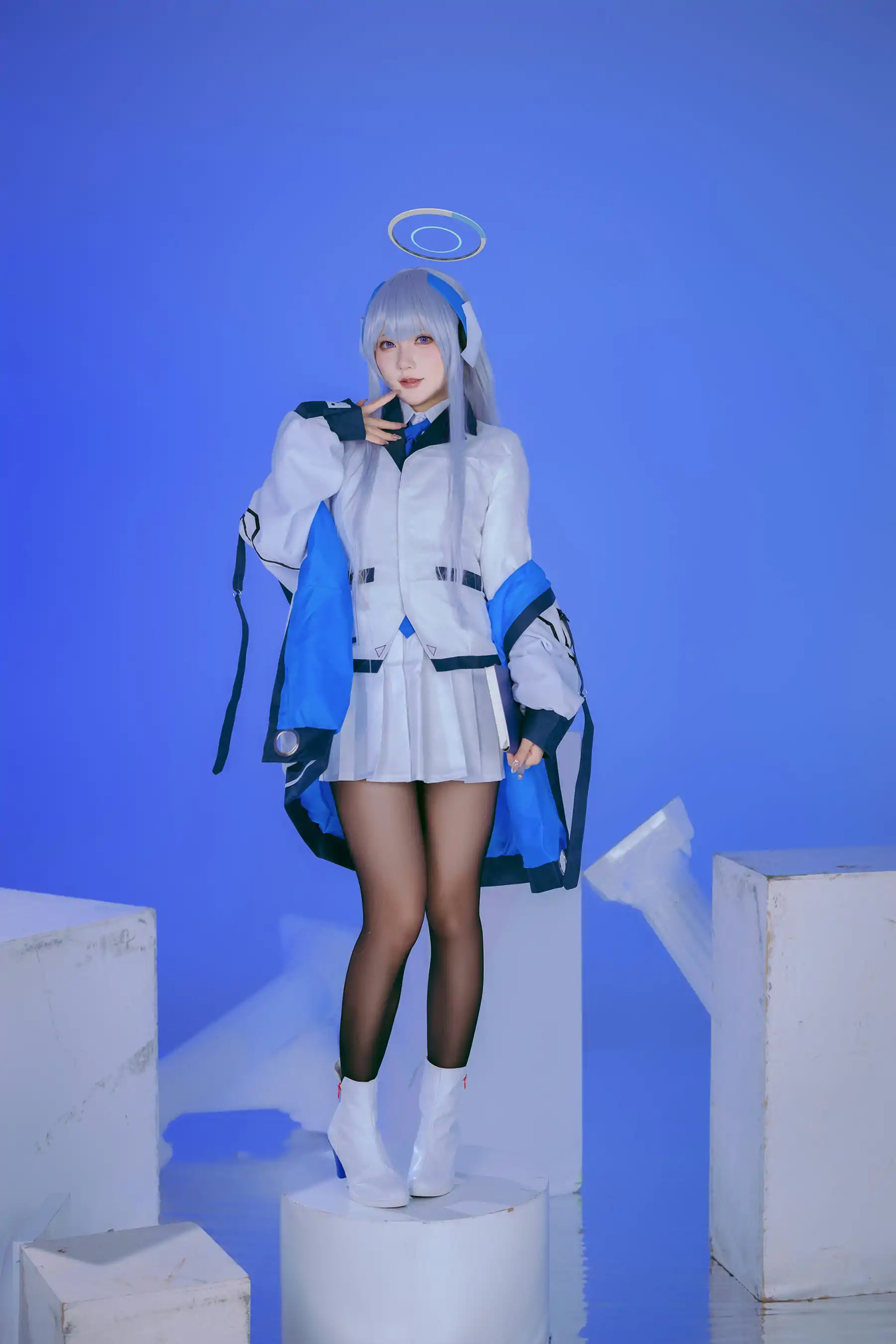 是一只熊仔吗 - 潮乃亚 蔚蓝档案