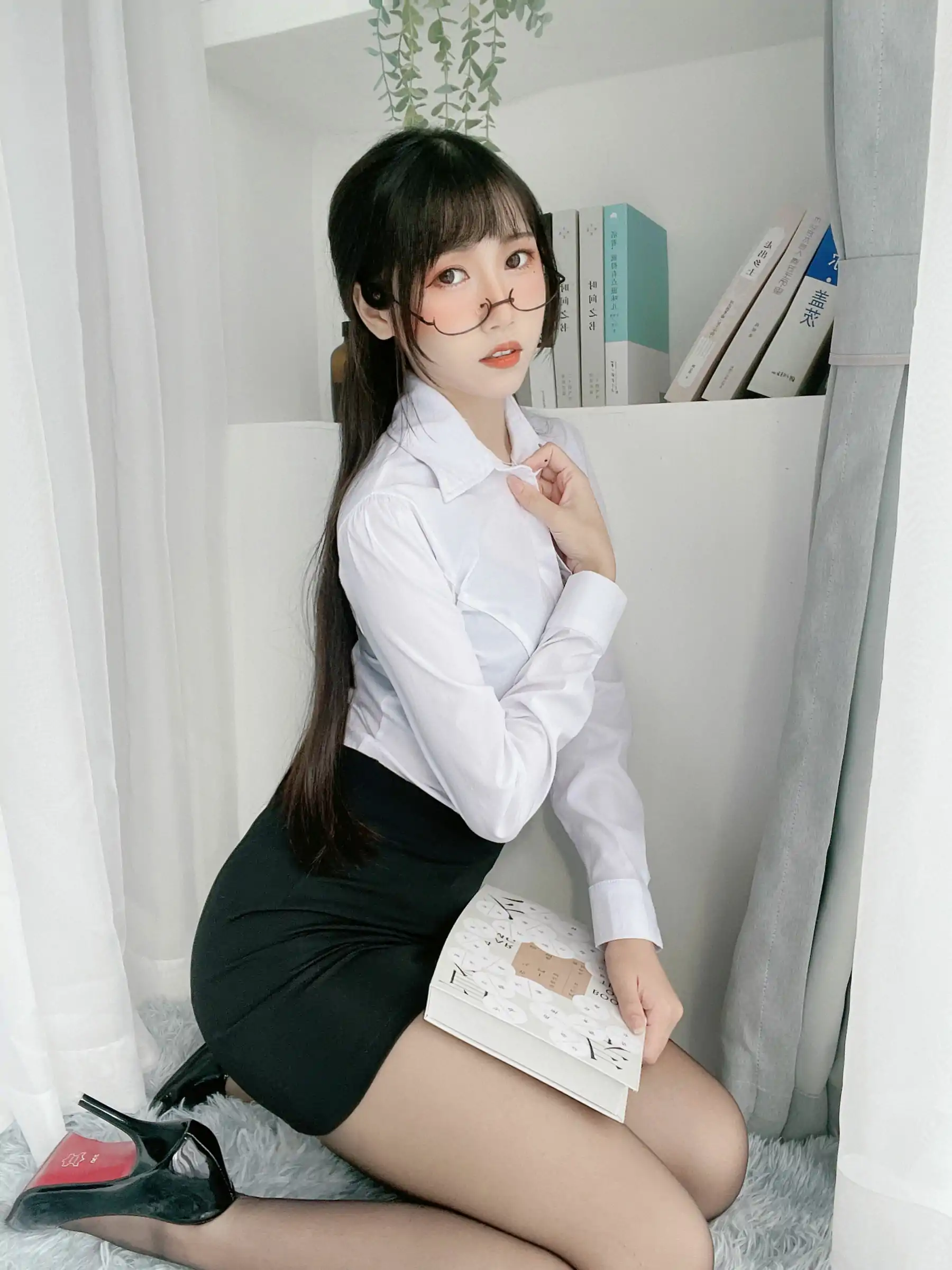 微博人气Coser 不呆猫 - 黑丝包臀OL