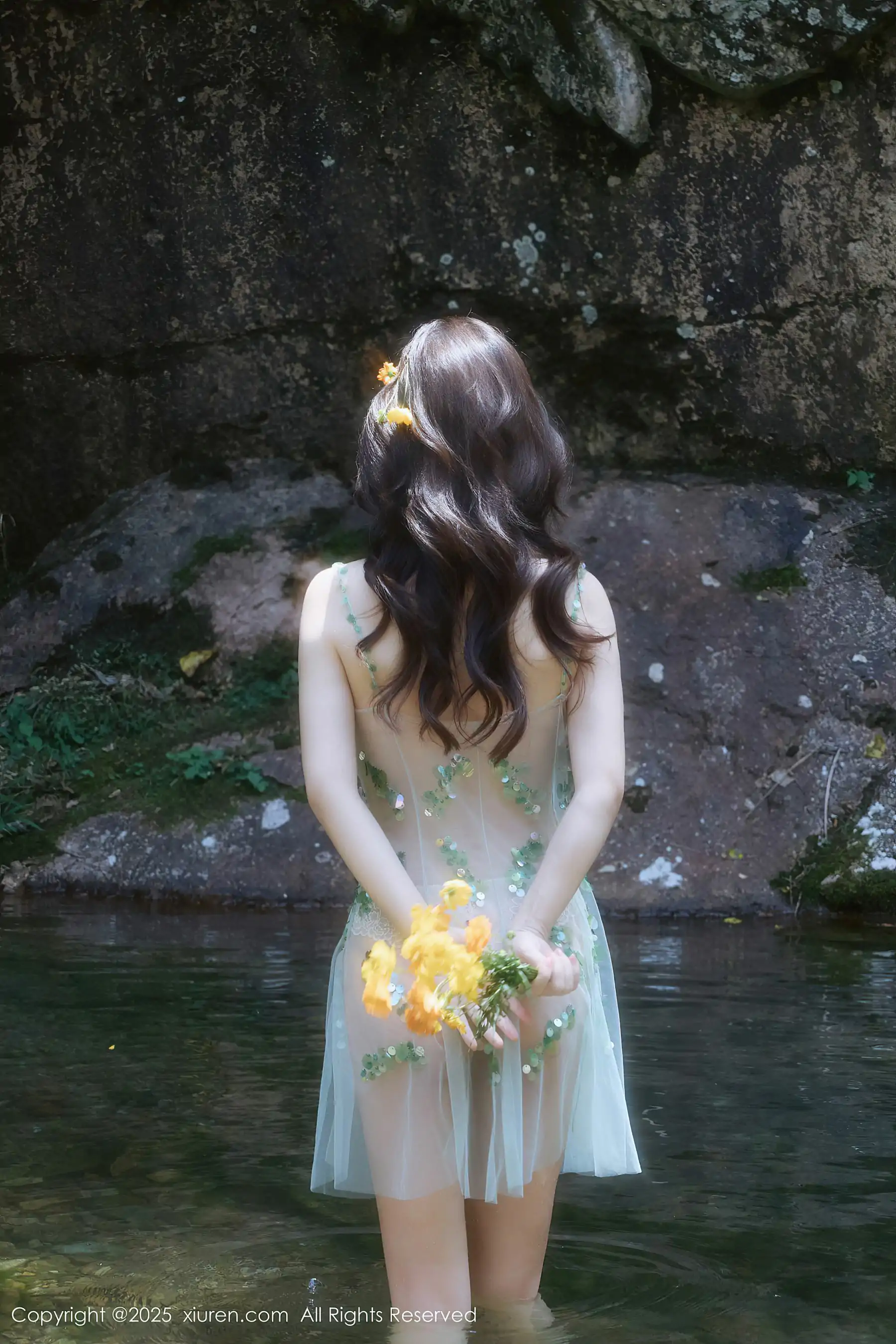 [秀人XiuRen] 2025.09.11 No.10756 尹甜甜sunny