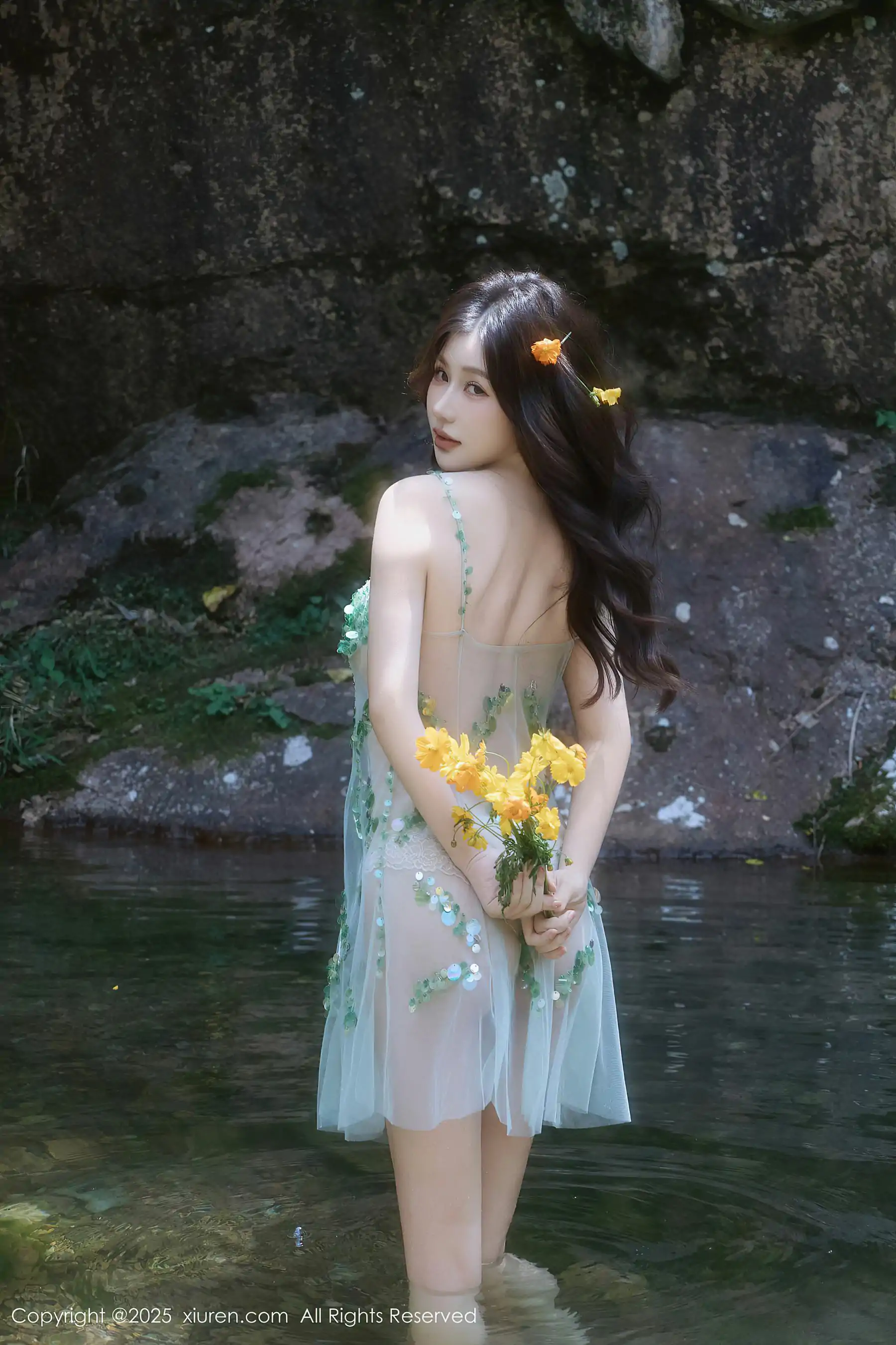 [秀人XiuRen] 2025.09.11 No.10756 尹甜甜sunny