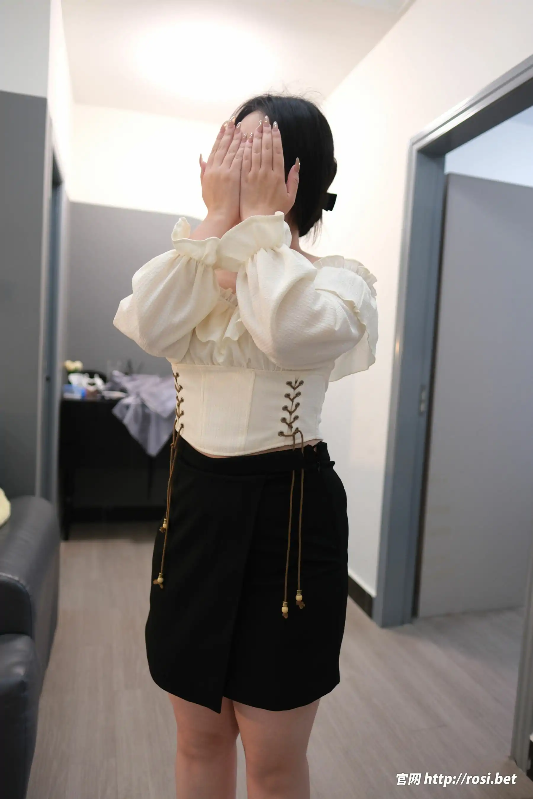 [ROSI写真] 2025.10.09 NO.5057