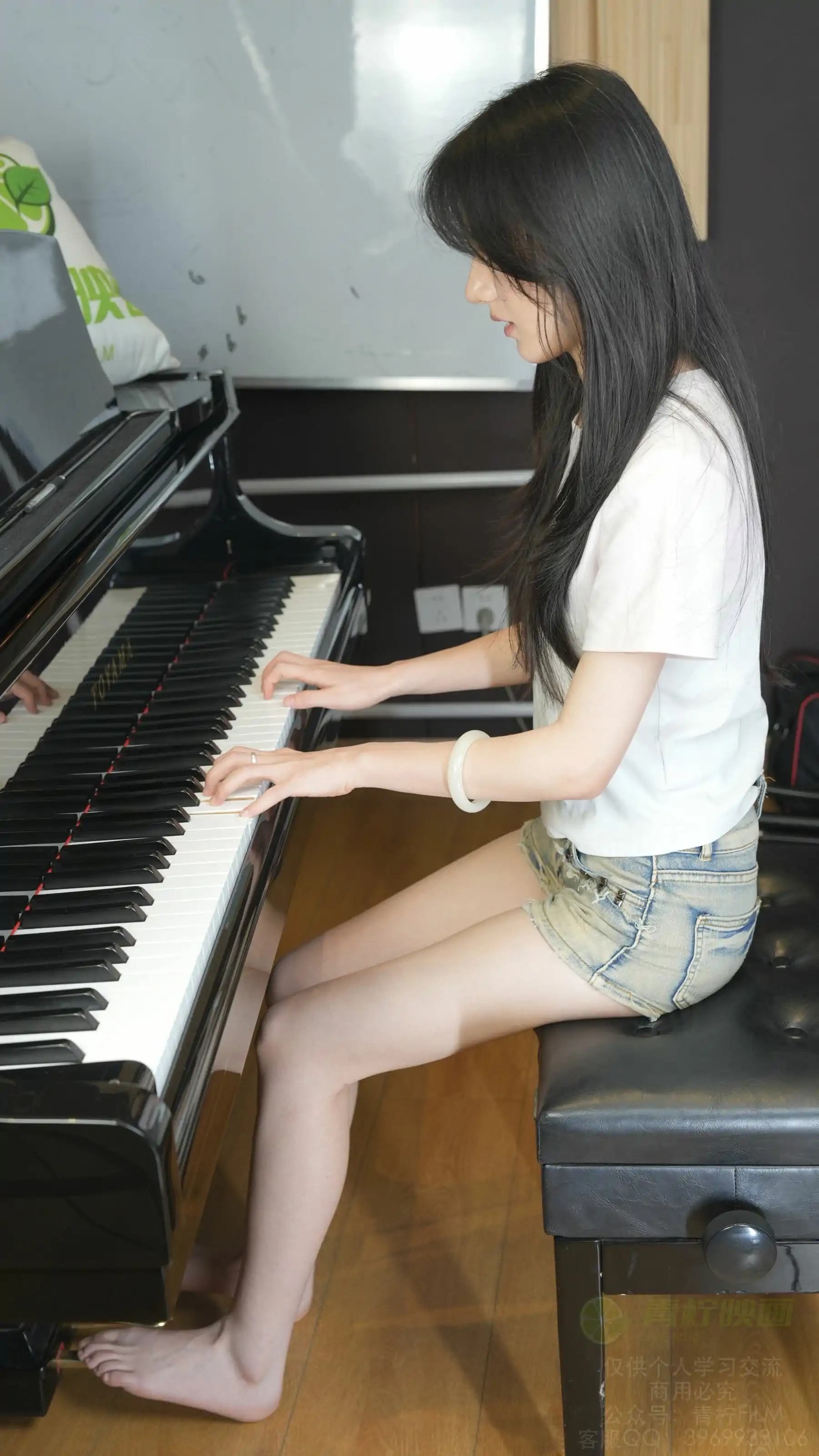 青柠映画 - 阿慌 琴房秀玉足