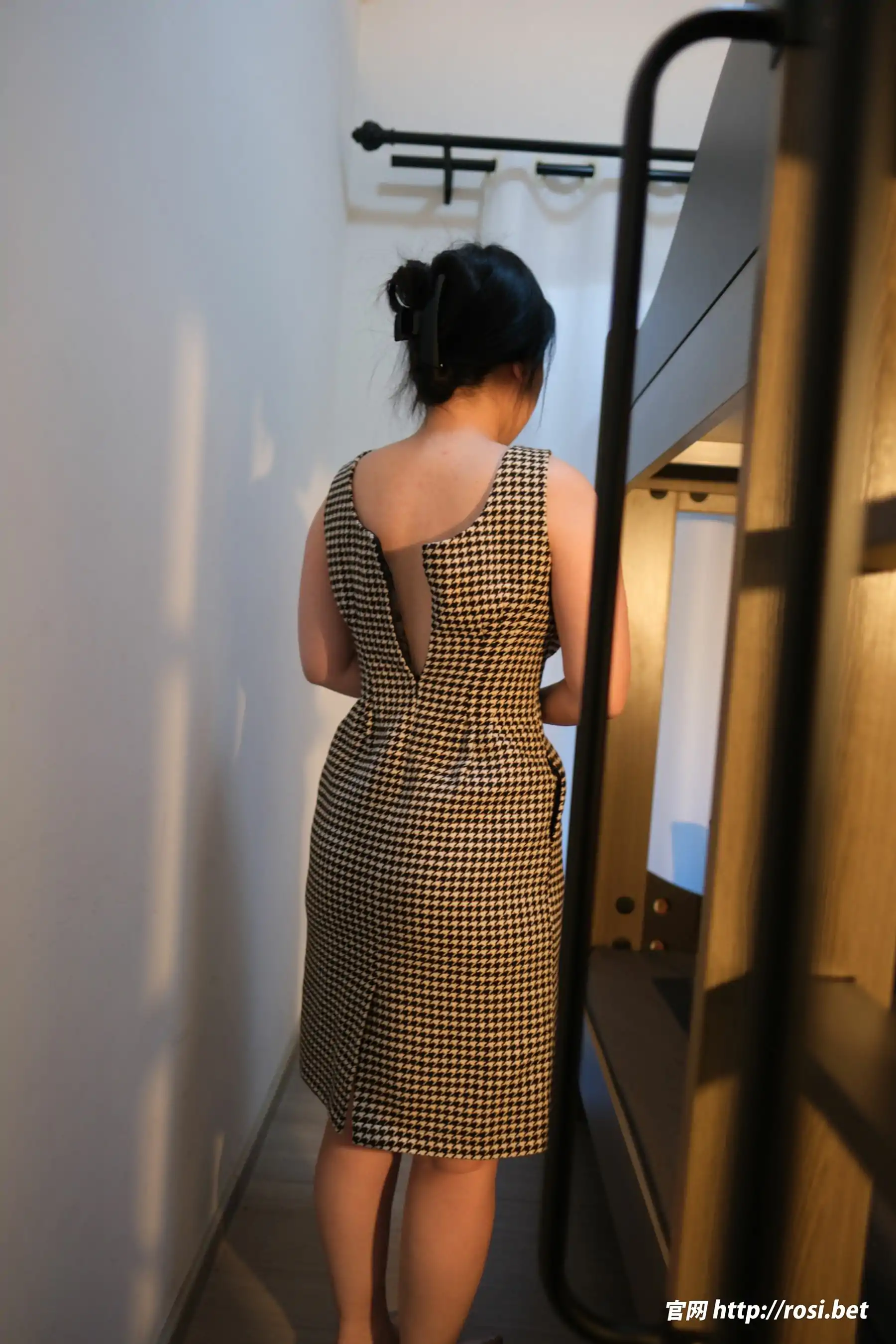 [ROSI写真] 2025.11.04 NO.5083