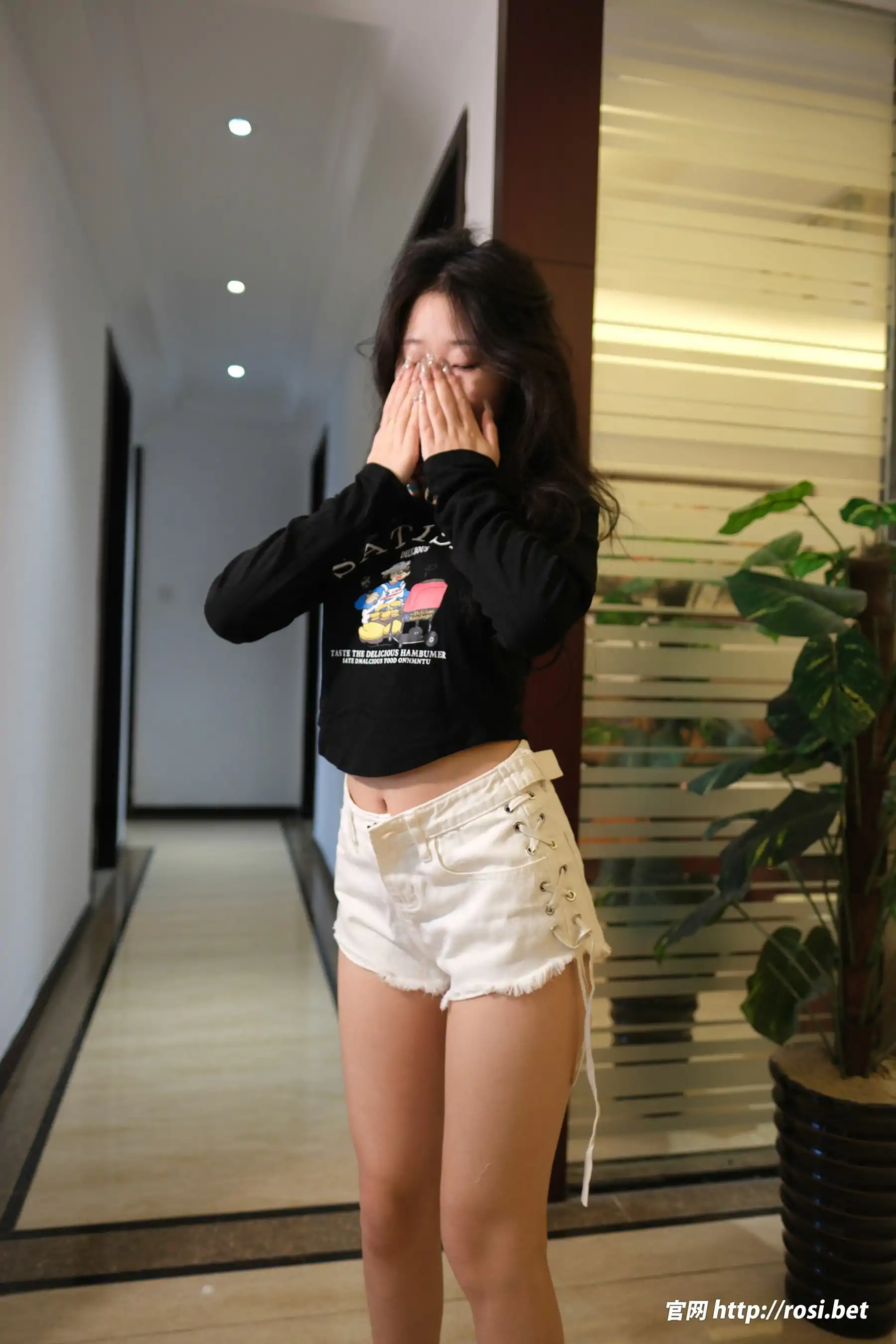 [ROSI写真] 2025.10.30 NO.5078