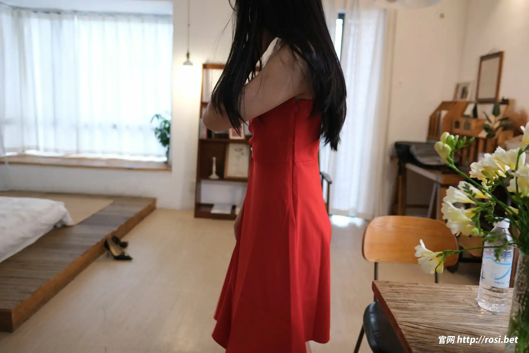 [ROSI写真] 2025.11.09 NO.5088