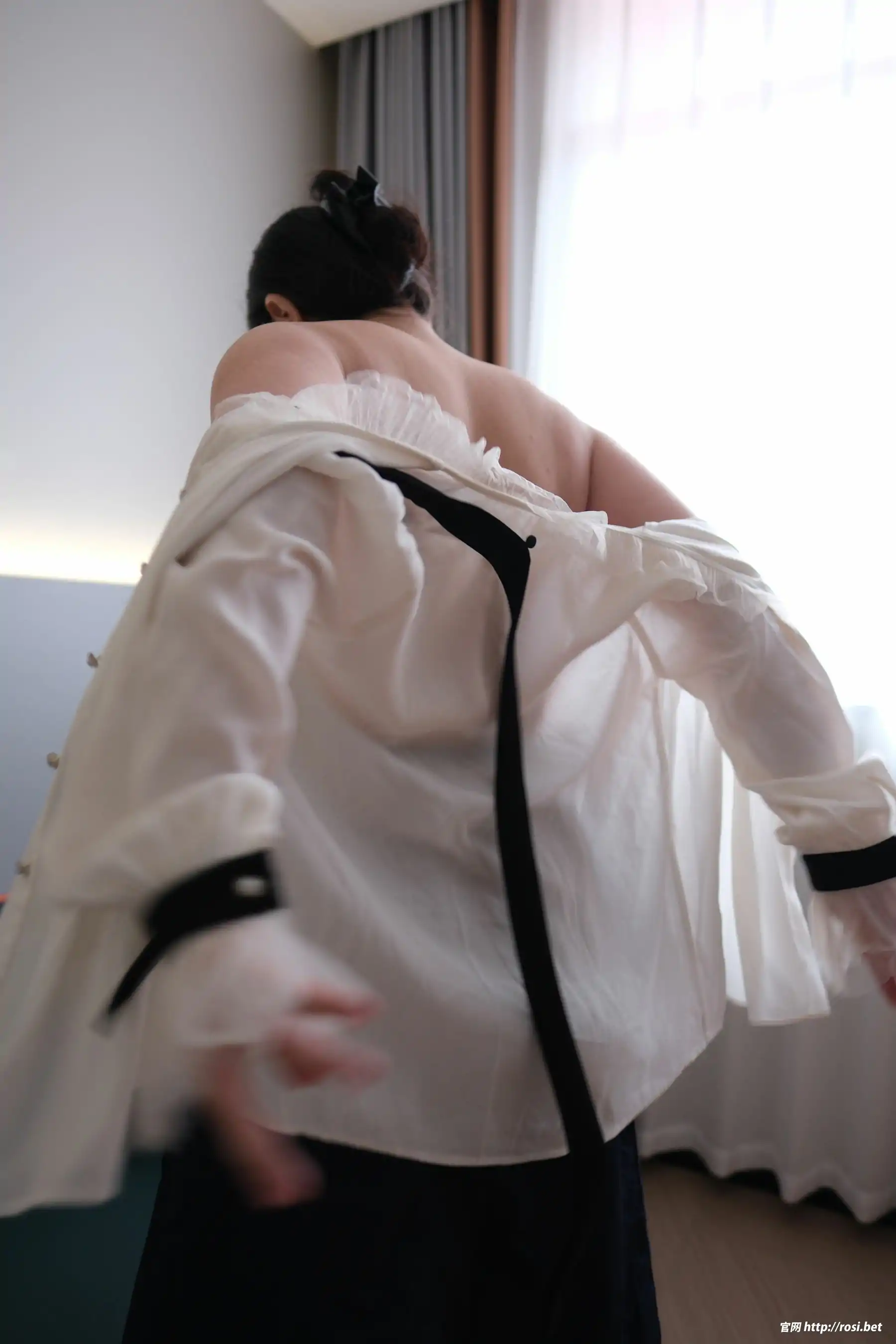 [ROSI写真] 2025.12.08 NO.5117