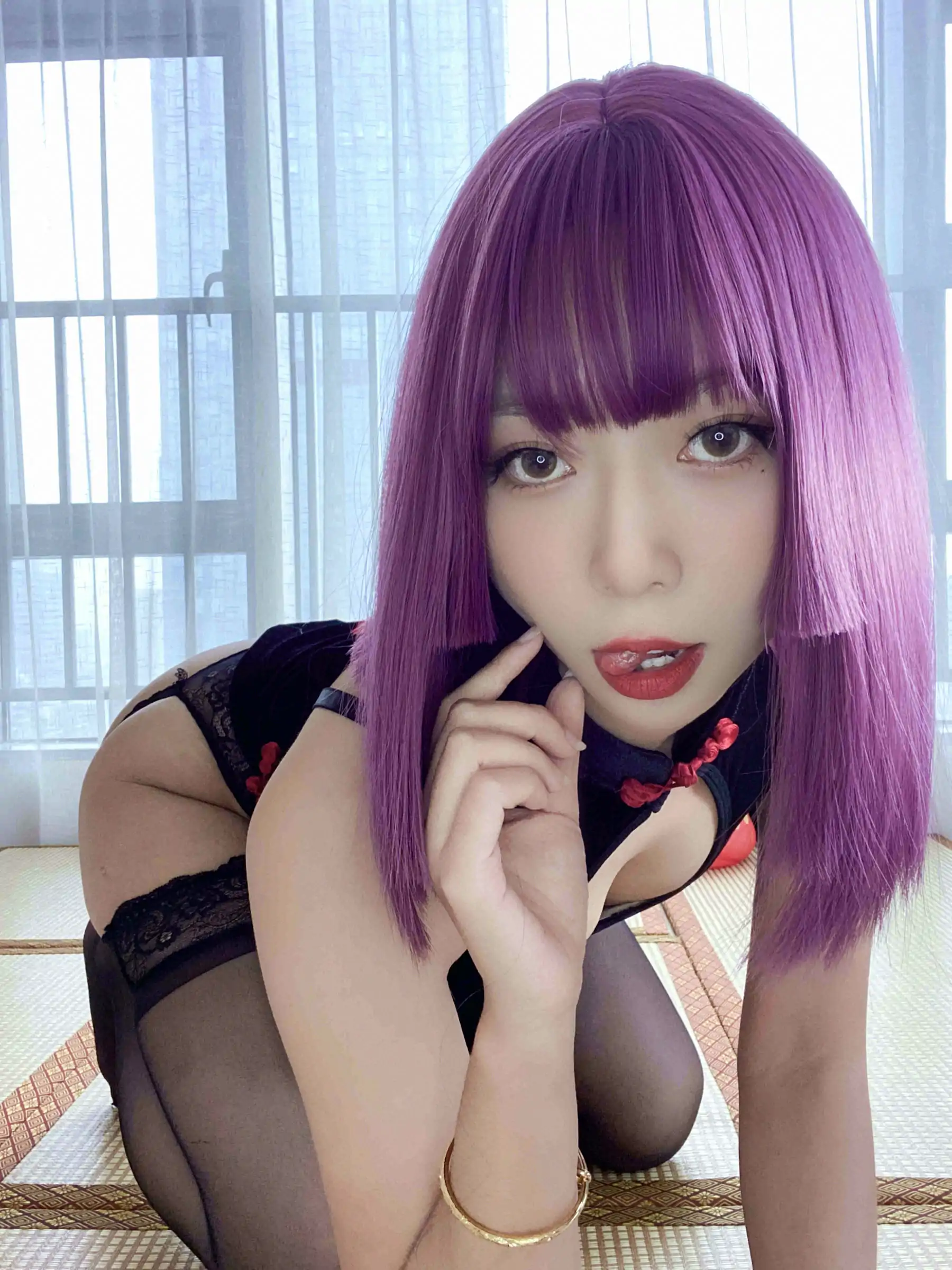 动漫博主 Money冷冷 - 高叉旗袍蕾丝裙