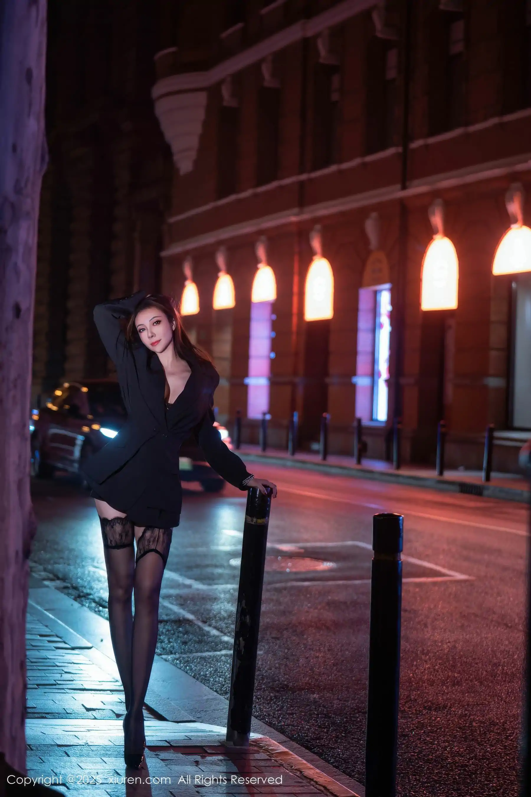 [秀人XiuRen] 2025.10.23 No.10899 果儿Victoria